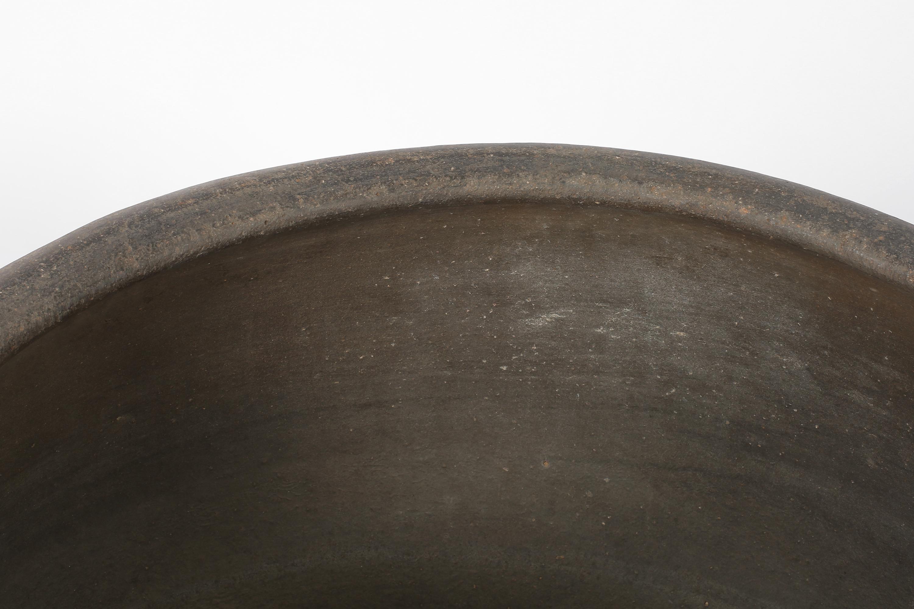 Grande vaso cinese Wabi Sabi del 19° secolo in argilla con pinzature in vendita 4