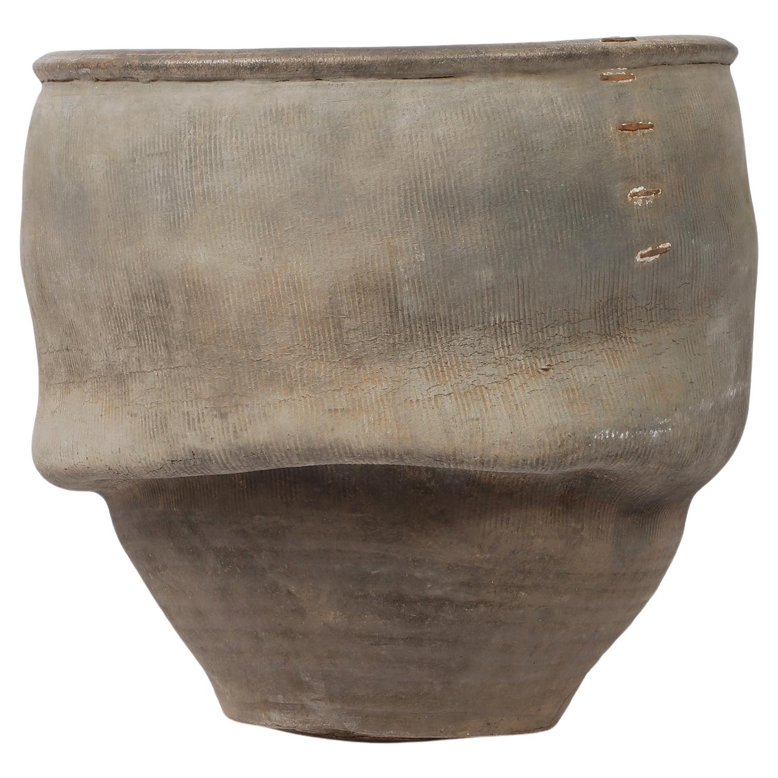 Grande vaso cinese Wabi Sabi del 19° secolo in argilla con pinzature