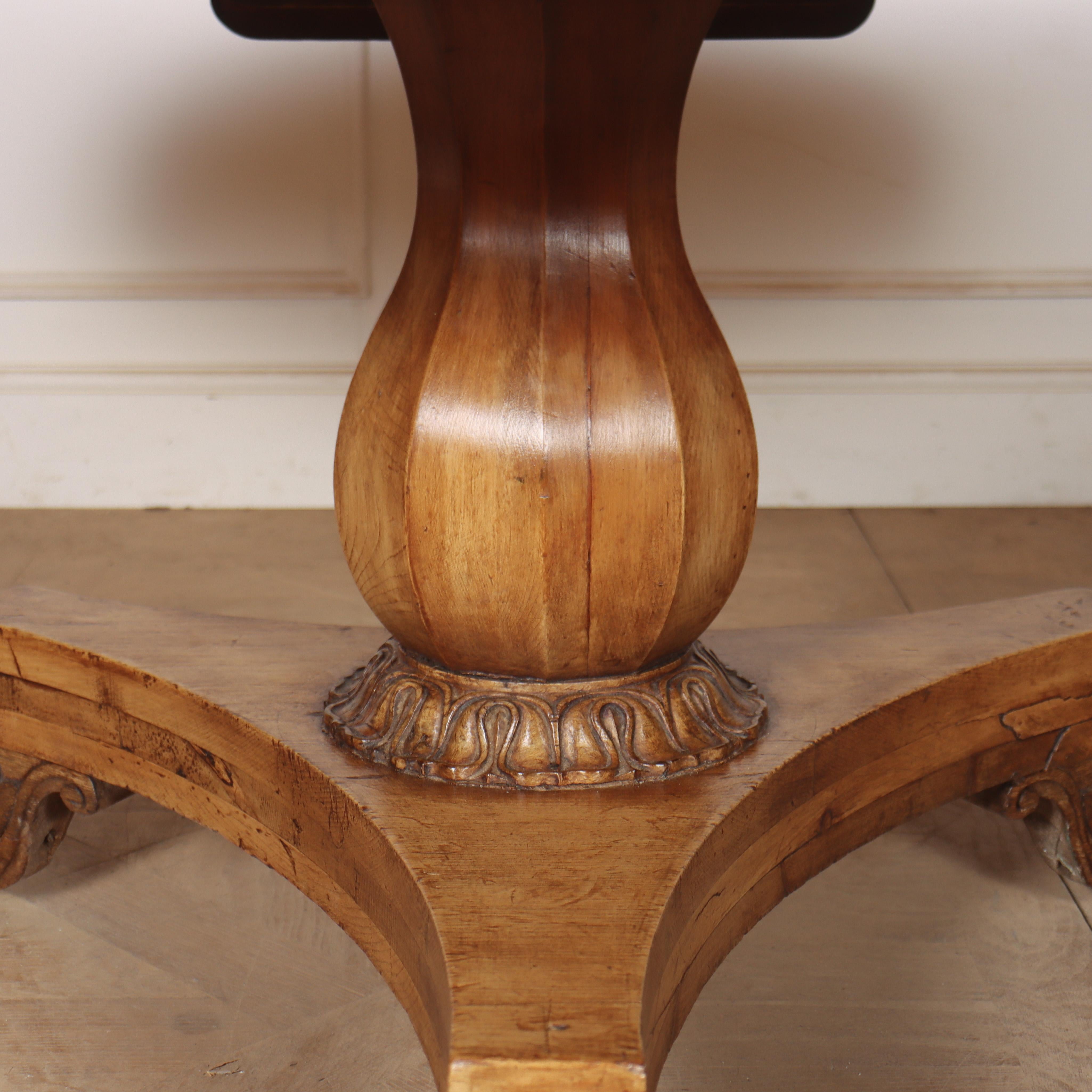 Gran mesa de comedor del siglo XIX Pino en venta