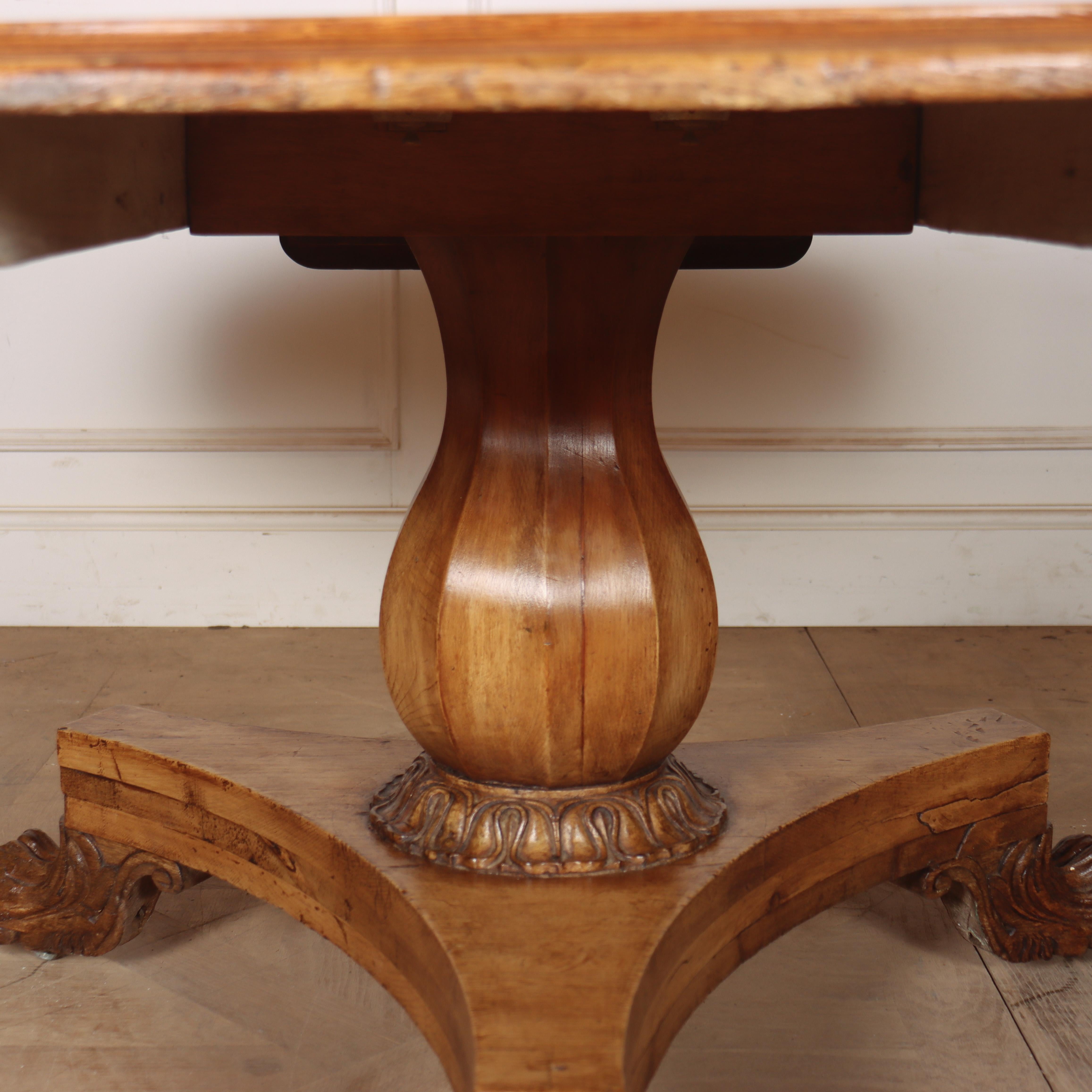 Gran mesa de comedor del siglo XIX en venta 1