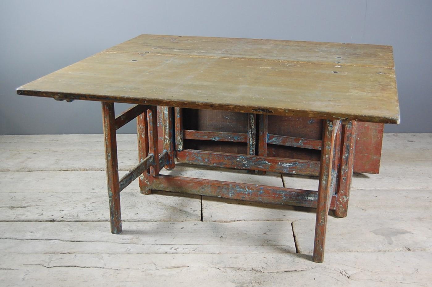 Large 19th Century Swedish Slagbord or Drop-Leaf Country Table In Distressed Condition In Pease pottage, West Sussex