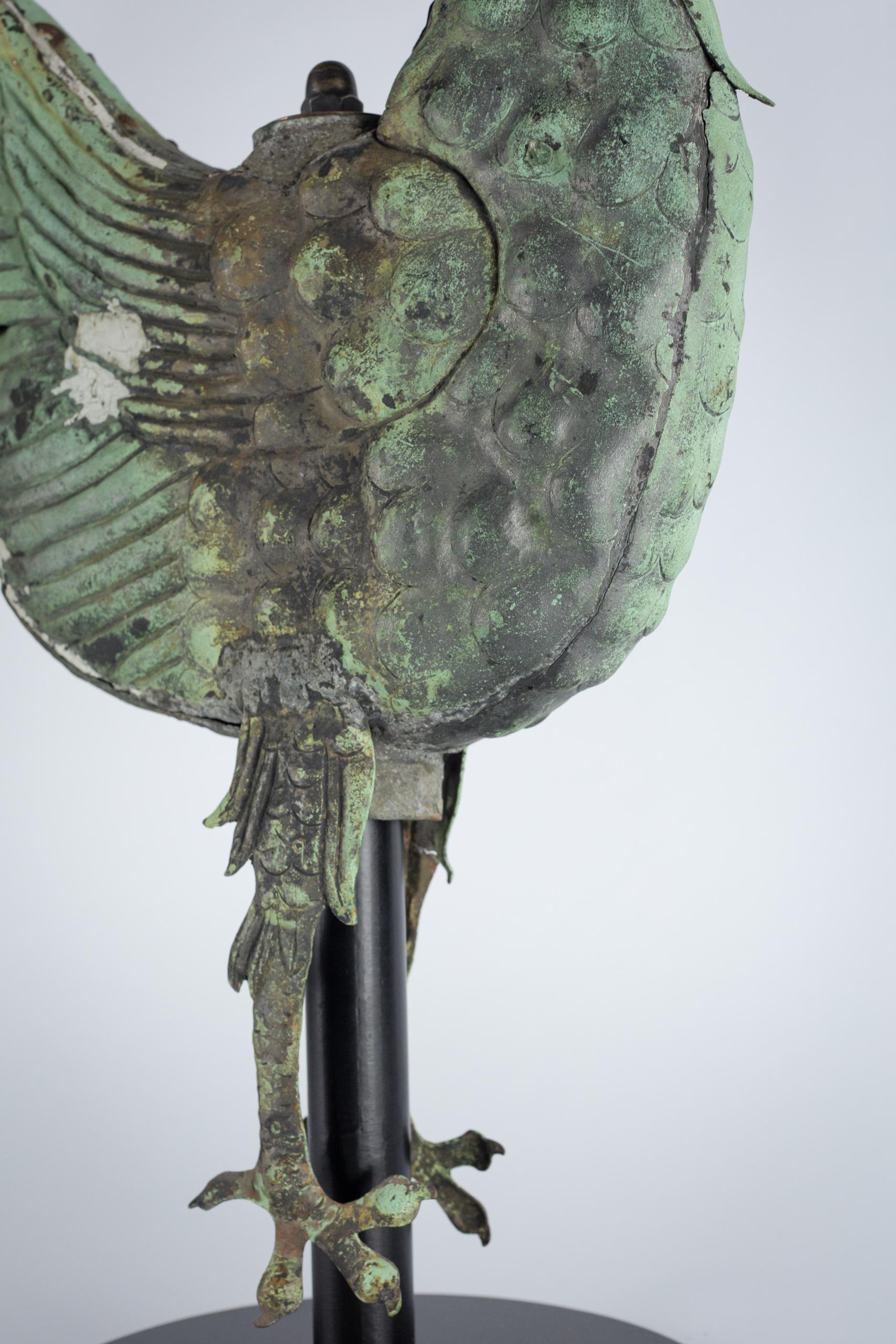 Grande banderuola a forma di galletto in Verdigris del XIX secolo in vendita 5