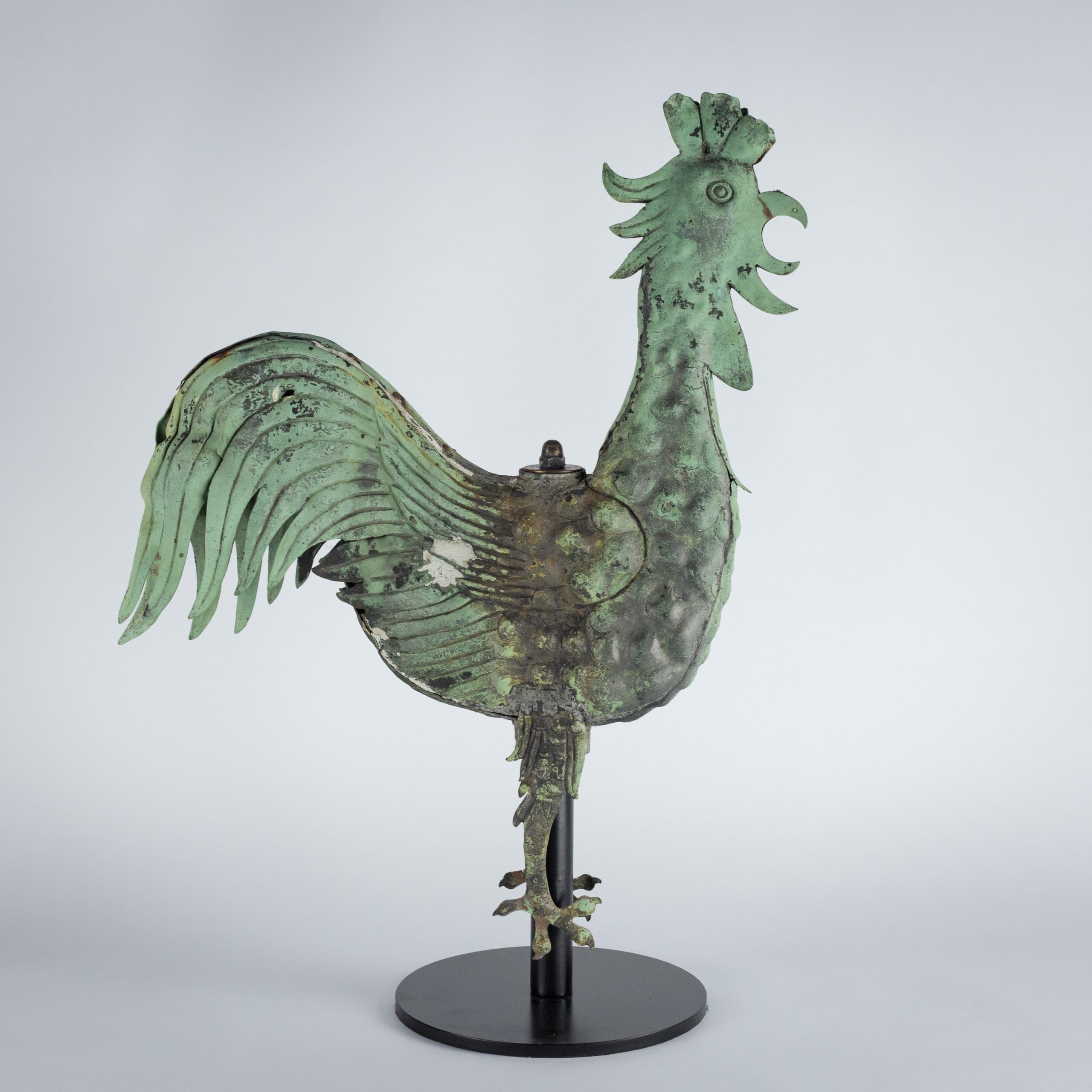 Grande banderuola a forma di galletto in Verdigris del XIX secolo in vendita 4