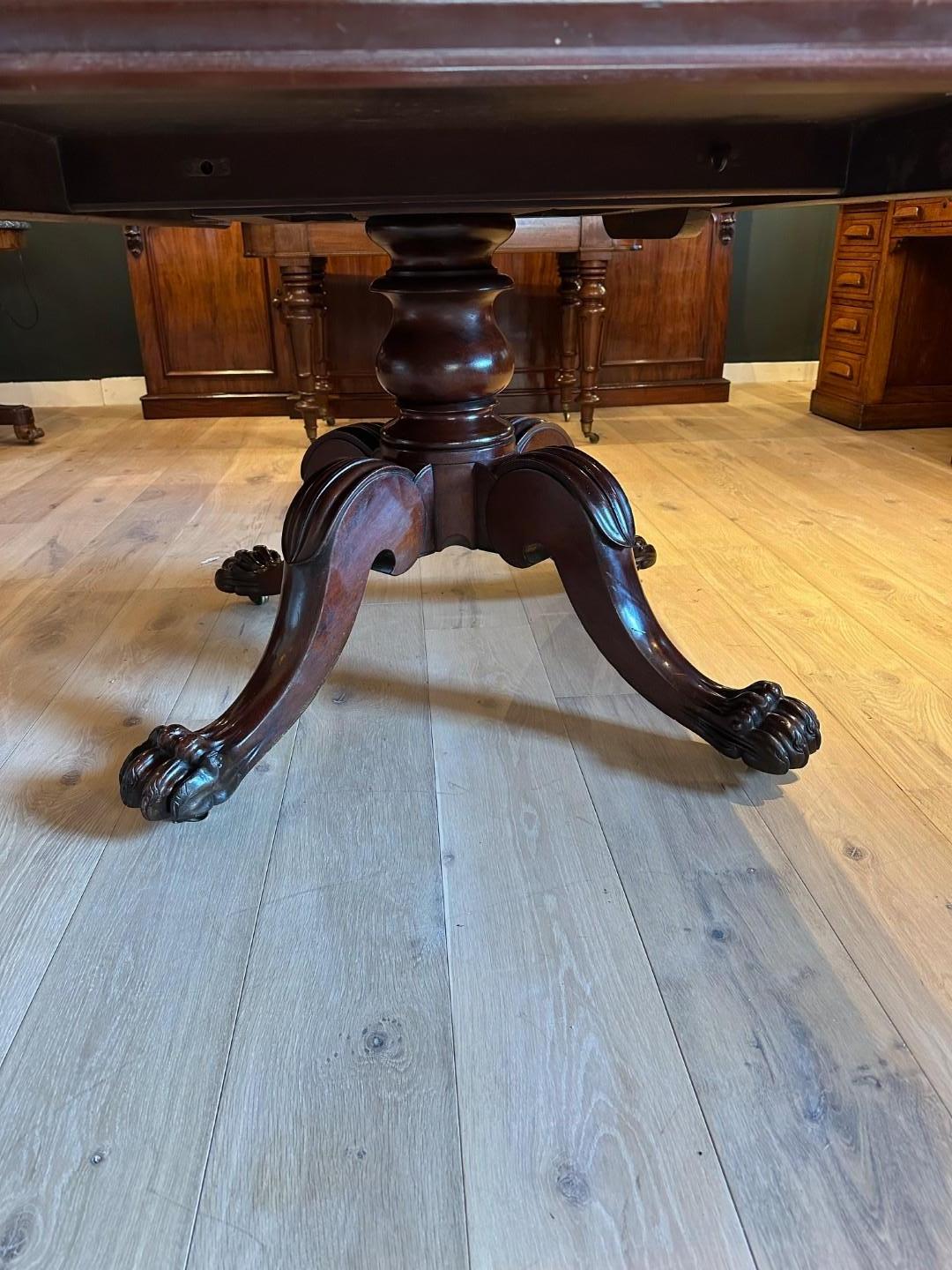 Large 19th Century Victorian Dining Table (Hochviktorianisch) im Angebot