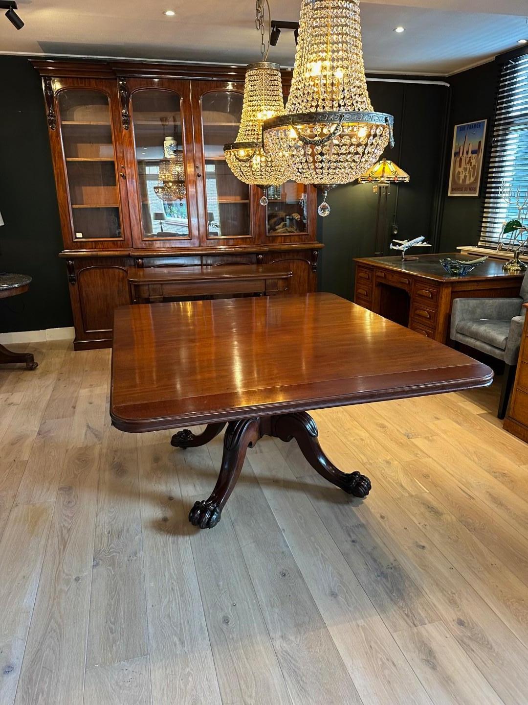 Large 19th Century Victorian Dining Table (Britisch) im Angebot