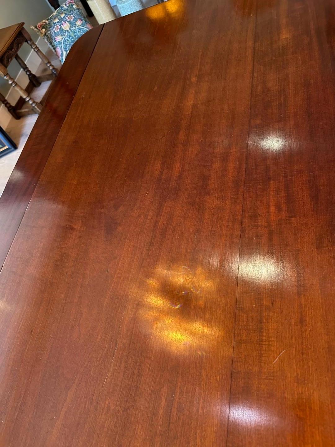 Large 19th Century Victorian Dining Table (Mitte 17. Jahrhundert) im Angebot