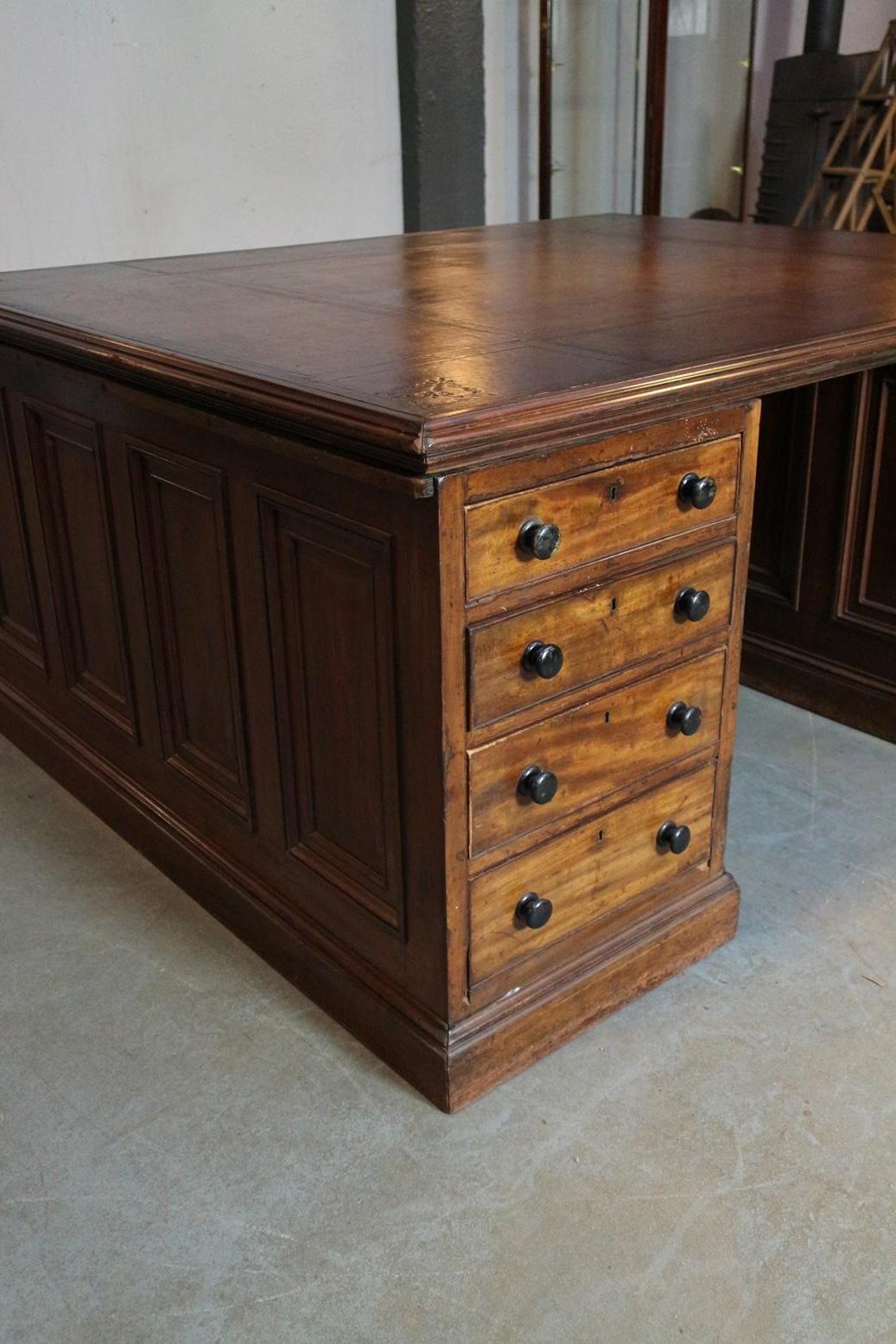 English Large 19th Century Walnut Partners Desk