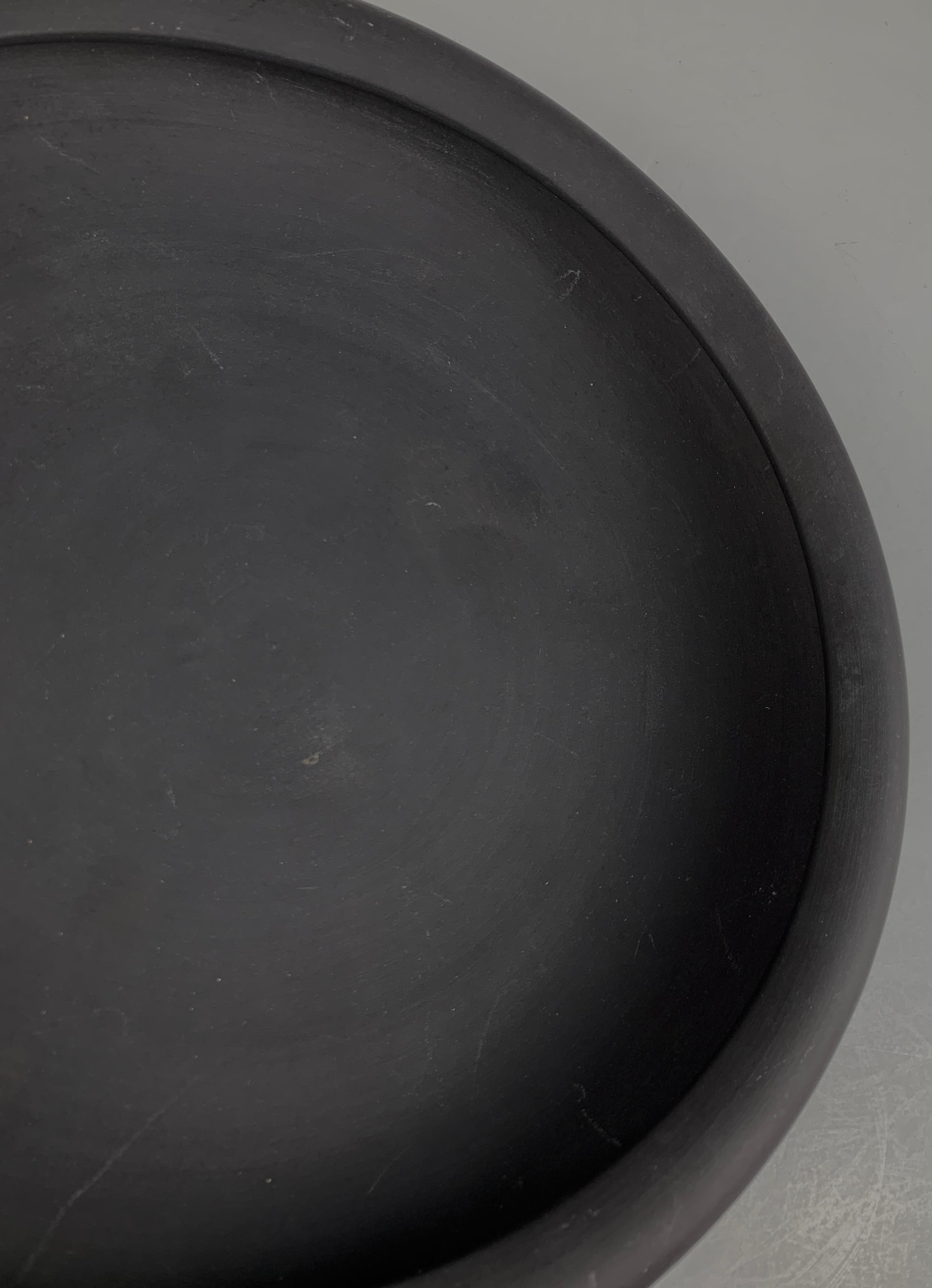 Large 19th Century Wedgwood Black Basalt Bowl In Excellent Condition In Katonah, NY