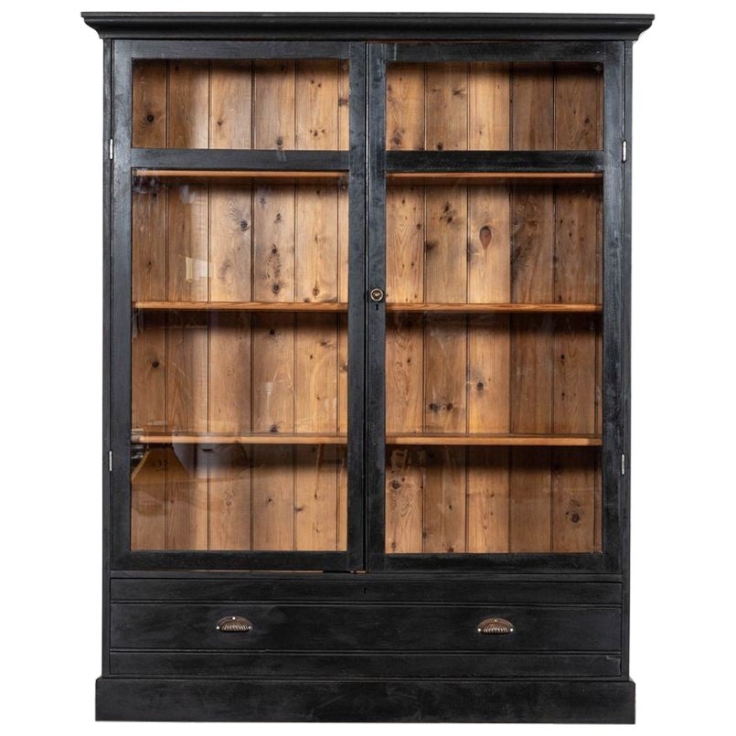 Grand meuble de ménage en pin glacé ébonisé du 19e siècle