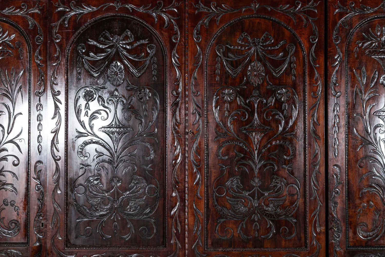 Large 19thC English Breakfront Mahogany Carved Linen Press In Good Condition For Sale In Staffordshire, GB
