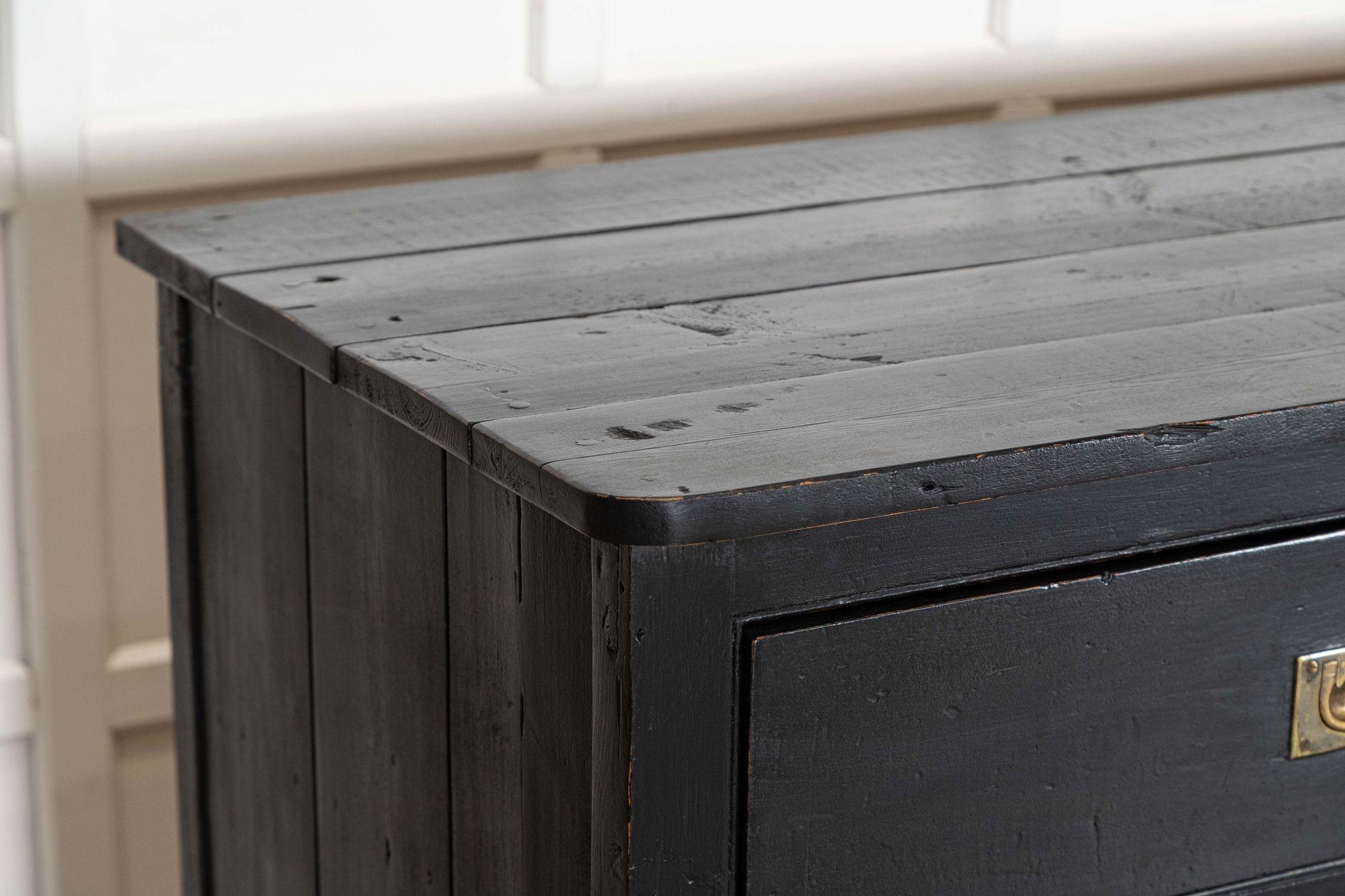 Große 19. Jahrhundert Englisch Land Ebonised Pine Dresser Base im Angebot 8