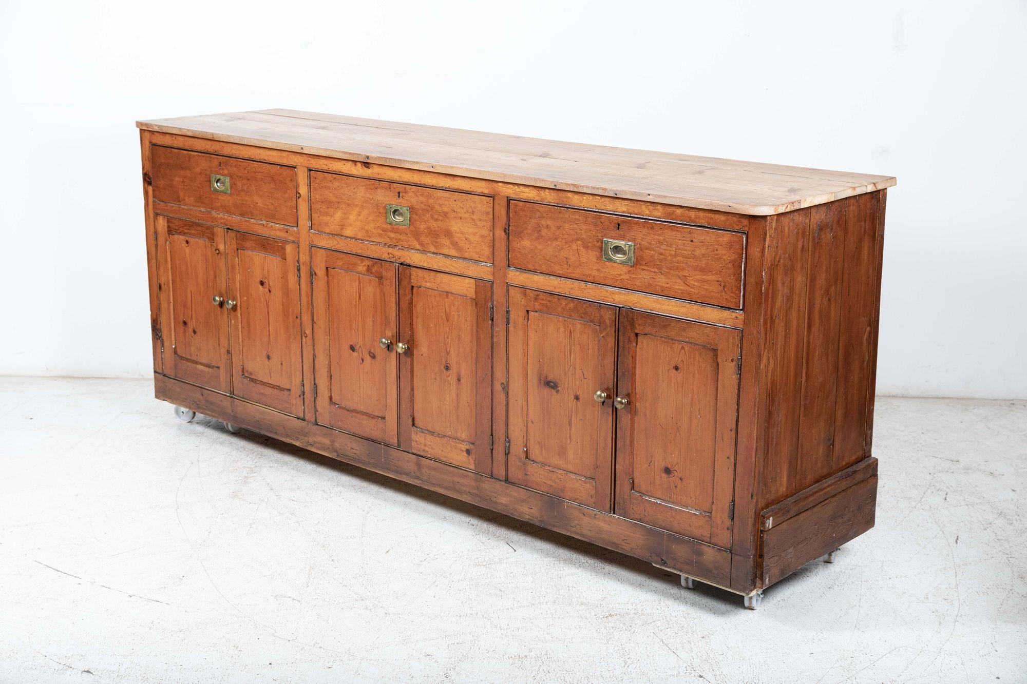 Large 19th C English Country Pine Dresser Base In Good Condition For Sale In Staffordshire, GB
