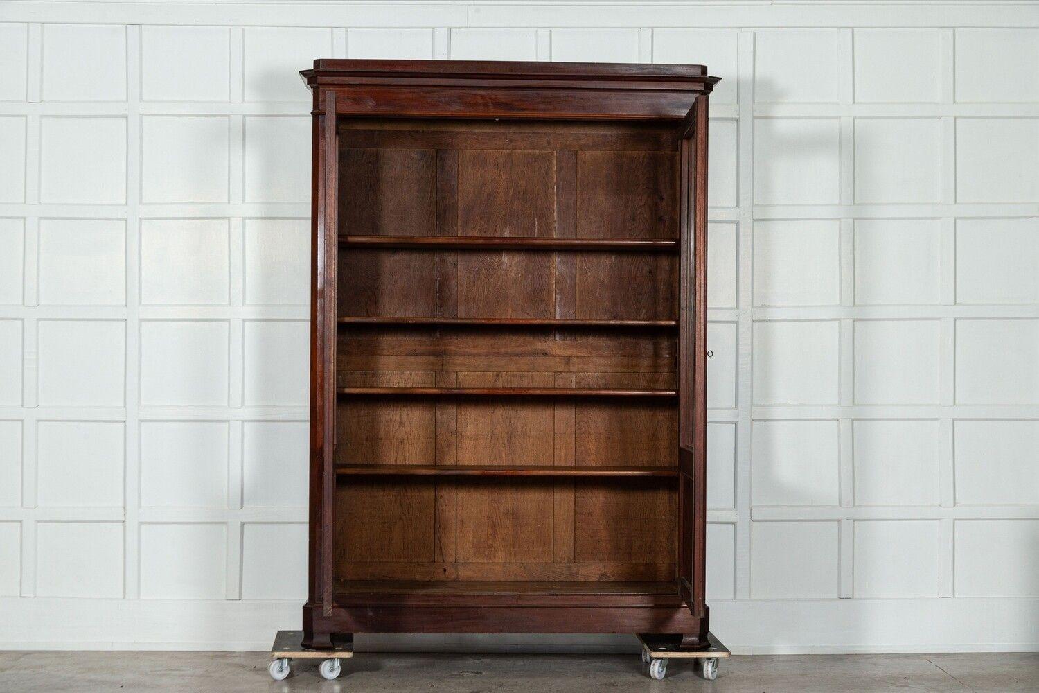 circa 1870
Large 19thC English Glazed Mahogany & Oak Bookcase / Vitrine
sku 1577
W154 x D48 x H215 cm