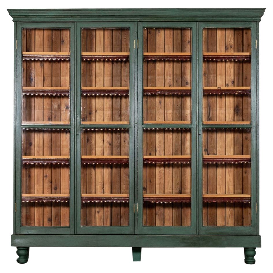 Grande libreria inglese del XIX secolo in pino smaltato e verniciato in vendita