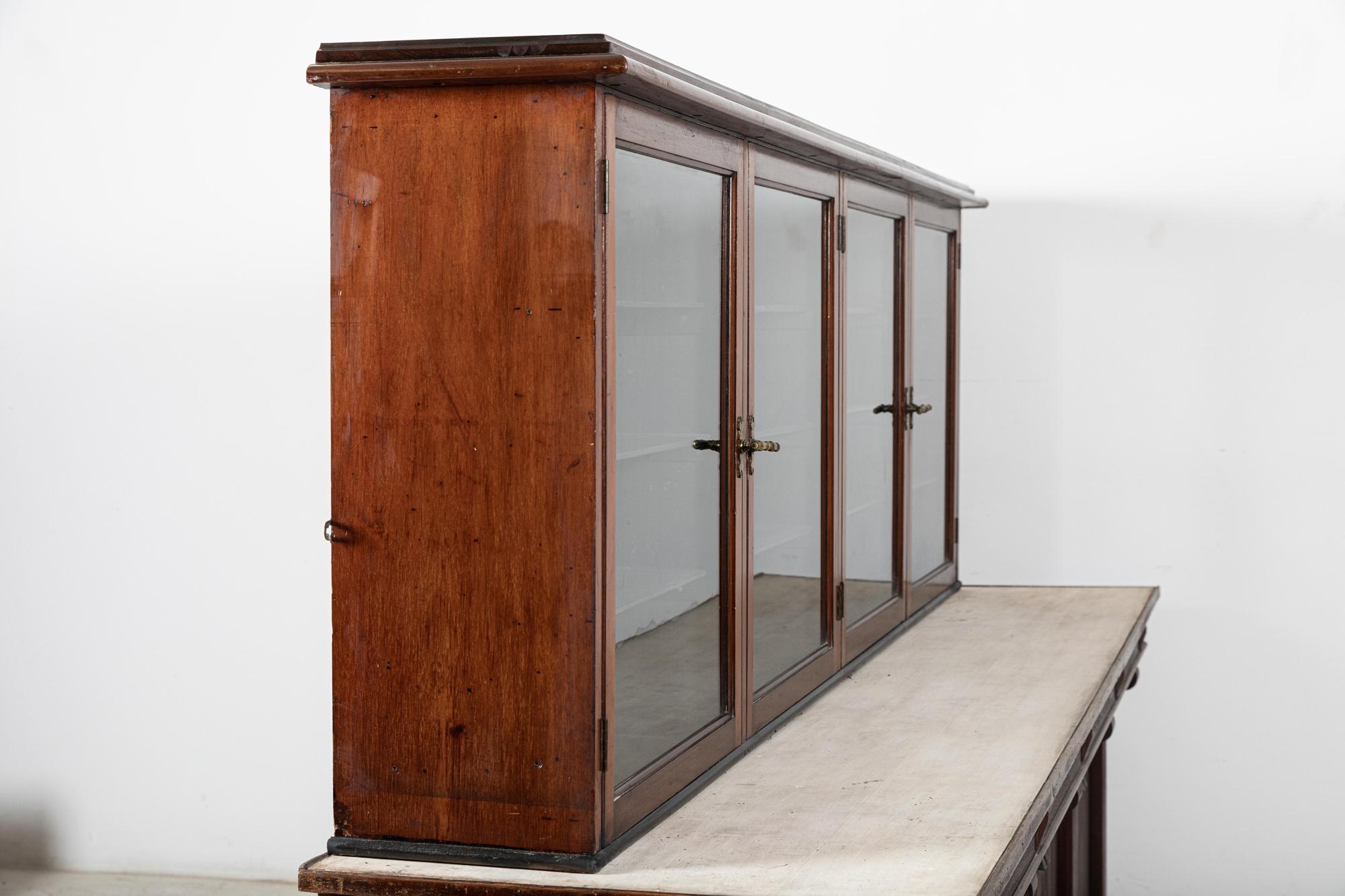 Grande armoire d'apothicaire vitrée en acajou anglais du XIXe siècle en vente 6
