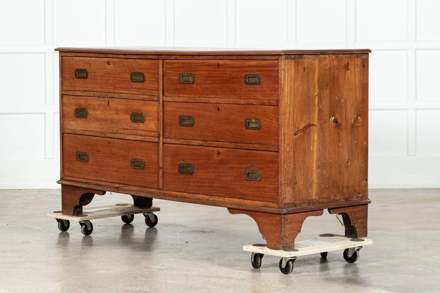 Large 19thC English Oak 6 Drawer Dresser Base In Good Condition For Sale In Staffordshire, GB