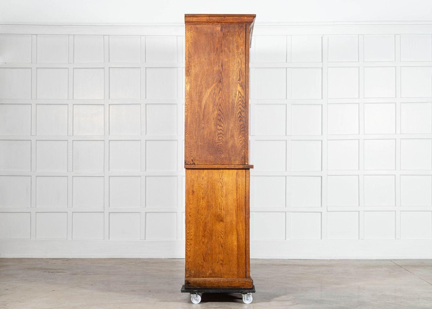 Grande mobile dispensa del XIX secolo in Oak Oak smaltato in vendita 2