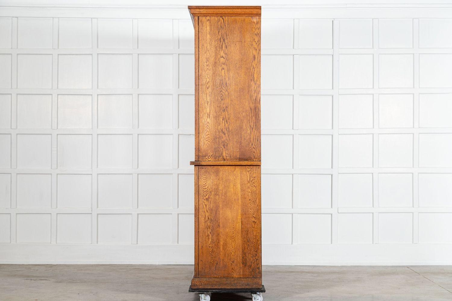 Grande mobile dispensa del XIX secolo in Oak Oak smaltato in vendita 3