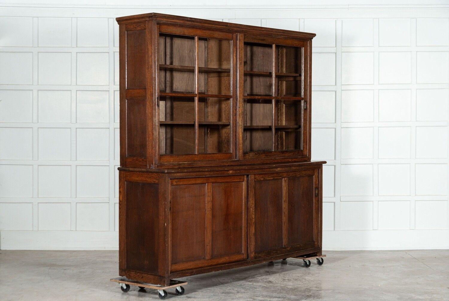 Large 19thC English Oak Glazed Housekeepers Cabinet In Good Condition For Sale In Staffordshire, GB