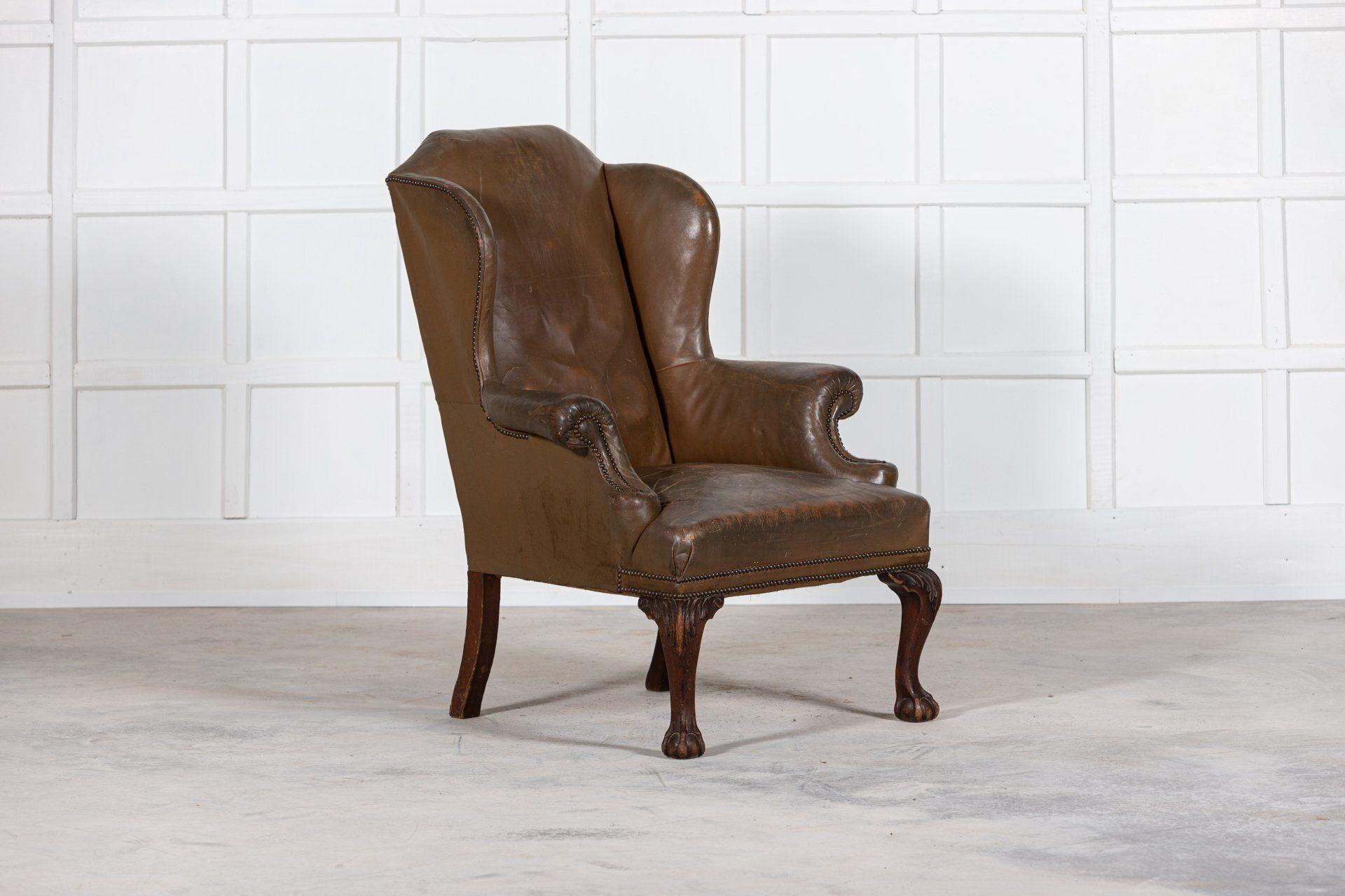 Large 19thC English Olive Leather & Mahogany Wingback Armchair In Good Condition For Sale In Staffordshire, GB