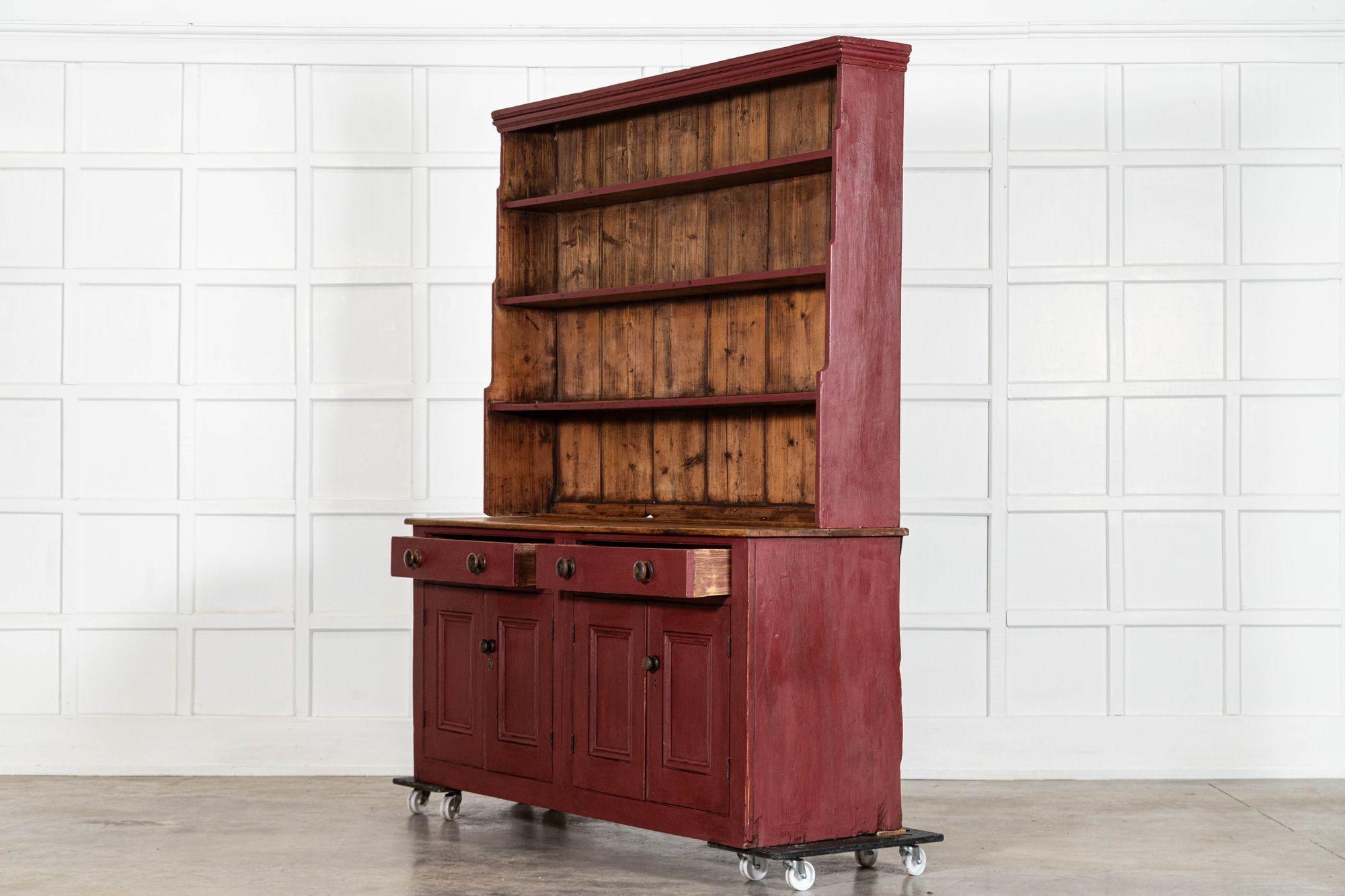 Grande cassettone inglese in pino dipinto del XIX secolo in vendita 2