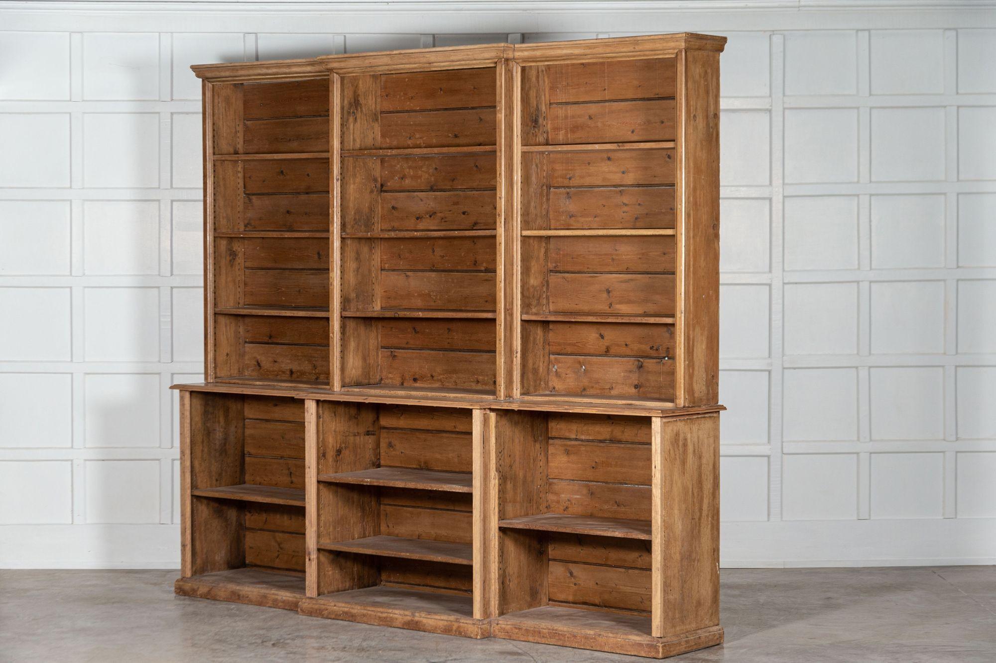 Large 19th Century  English Pine Breakfront Bookcase In Good Condition For Sale In Staffordshire, GB