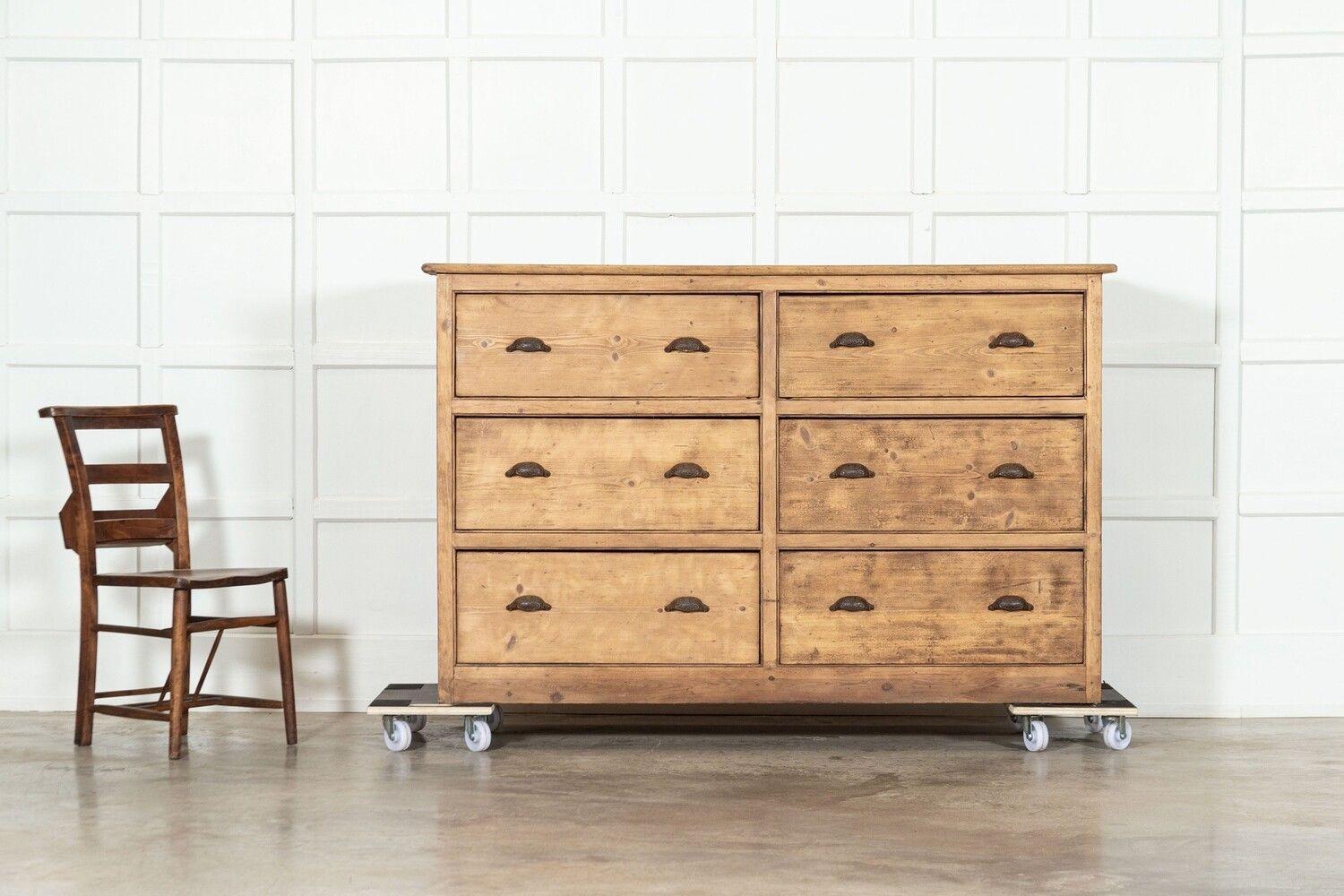 Large 19thC English Pine Chest Drawers In Good Condition For Sale In Staffordshire, GB