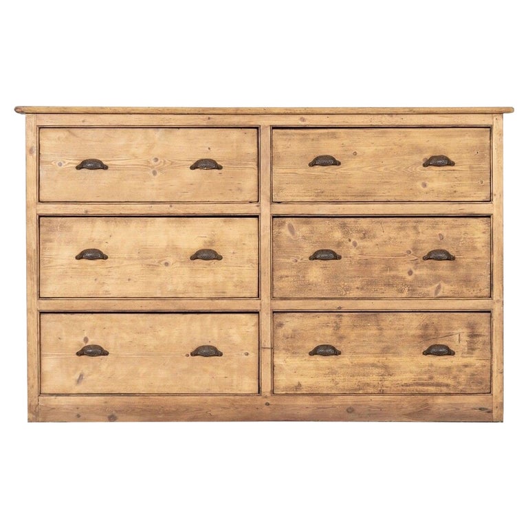 Große englische Kiefernholzkommode aus dem 19. im Angebot bei 1stDibs Deutschland