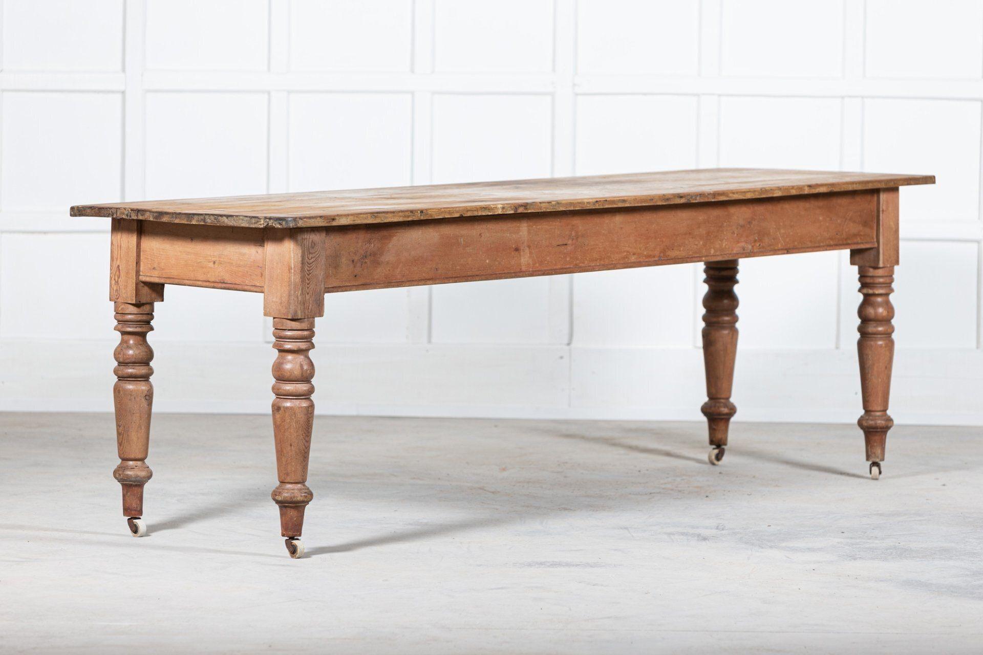 Large 19thC English Pine Farmhouse Table For Sale 6