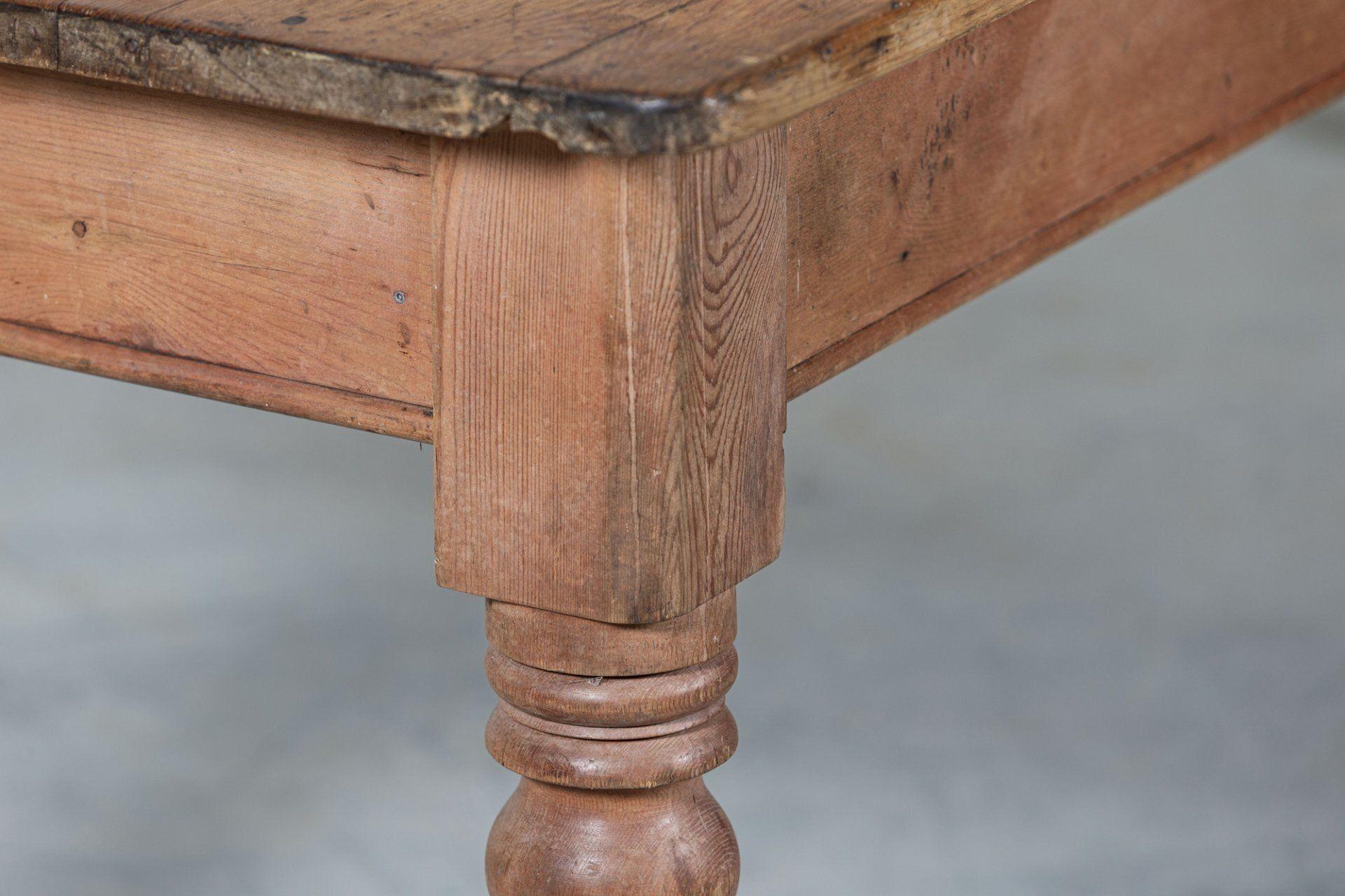 Large 19thC English Pine Farmhouse Table For Sale 8