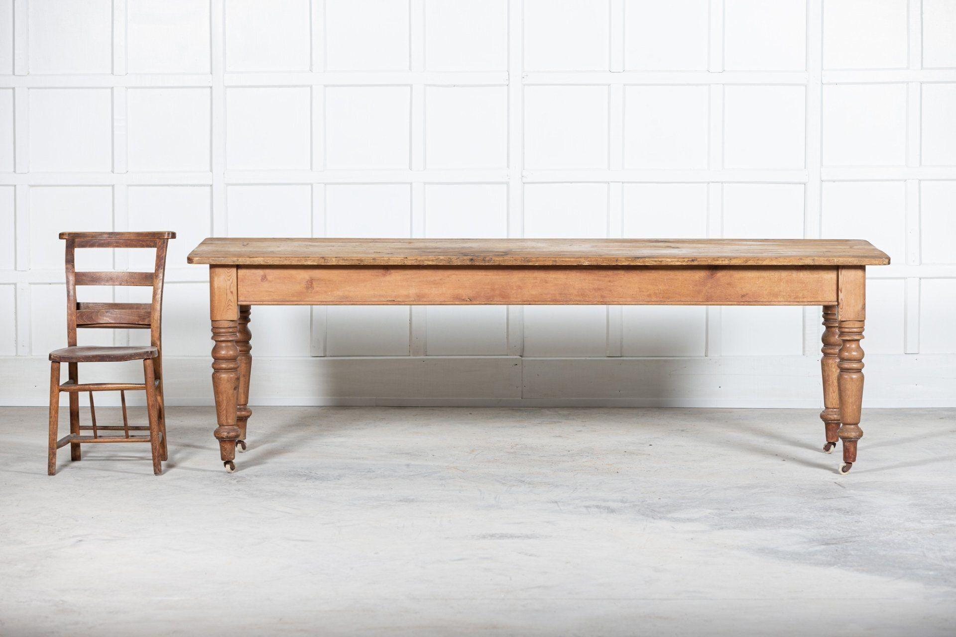 Large 19thC English Pine Farmhouse Table For Sale 1