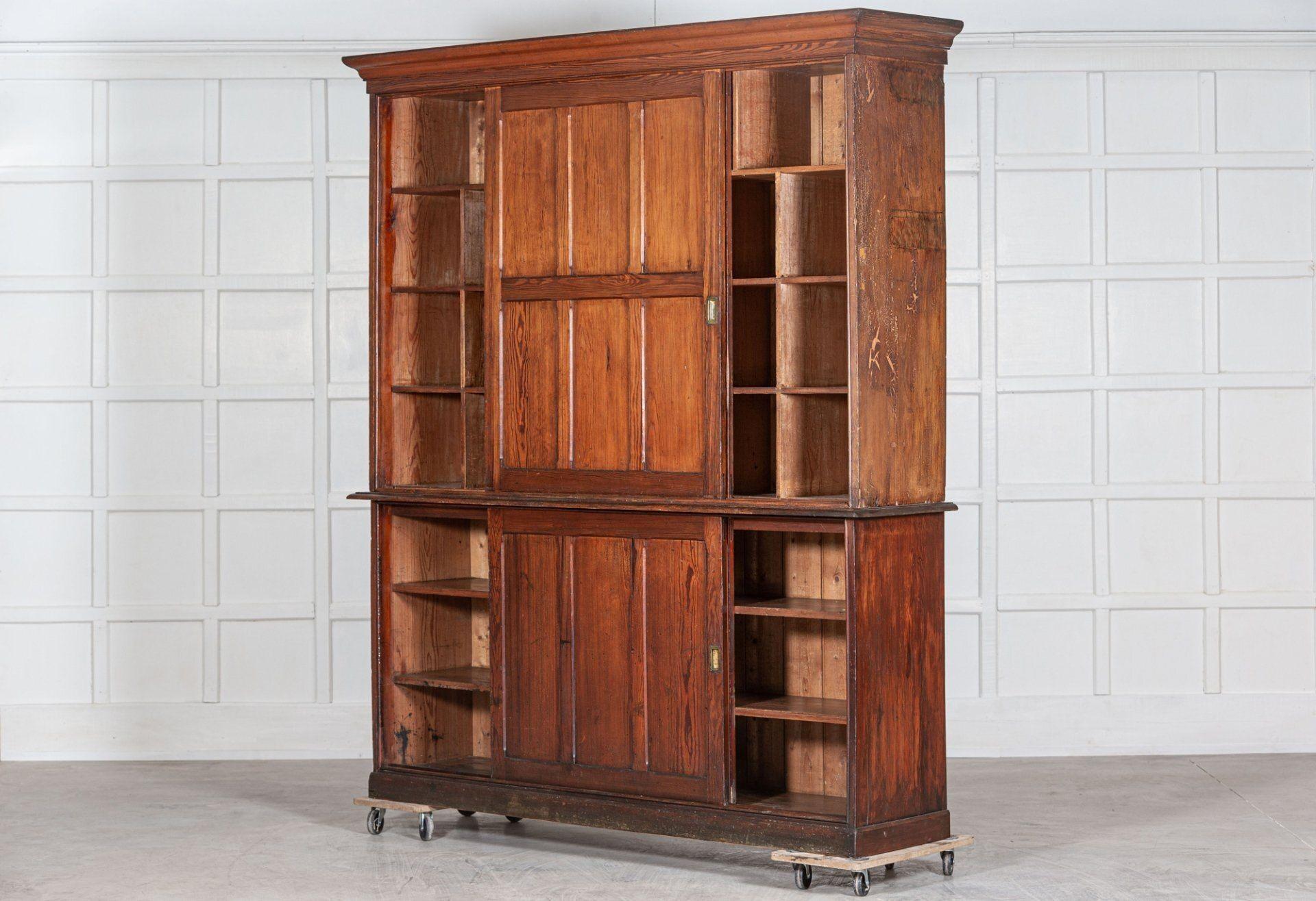Large 19th C English Pine Housekeepers Cupboard In Good Condition For Sale In Staffordshire, GB