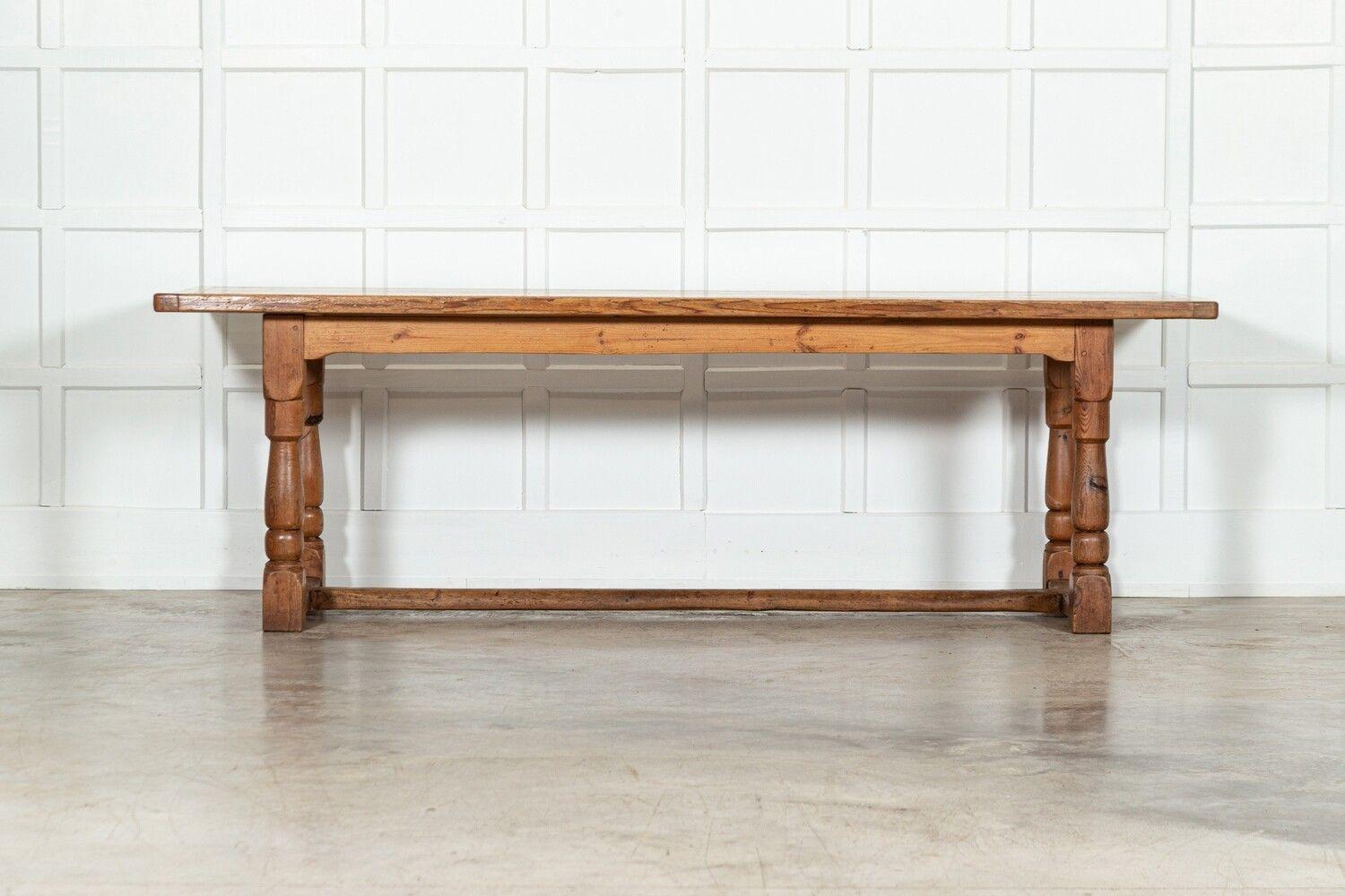 Grande table de réfectoire en pin anglais du XIXe siècle en vente 2