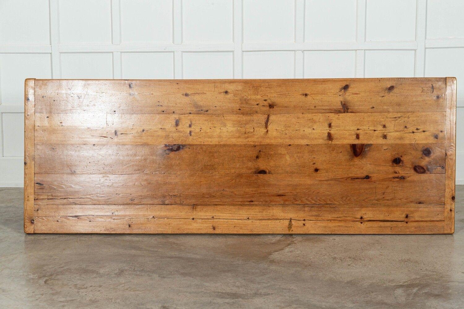 Grande table de réfectoire en pin anglais du XIXe siècle en vente 4