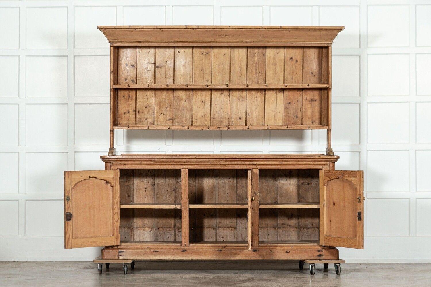 sku 1870
Large 19thc English Pine Vernacular Dresser
sku 1646
Base W183 x D49 x H79 cm
Top W190 x D33 x H101 cm
Together W190 x D49 x H180 cm