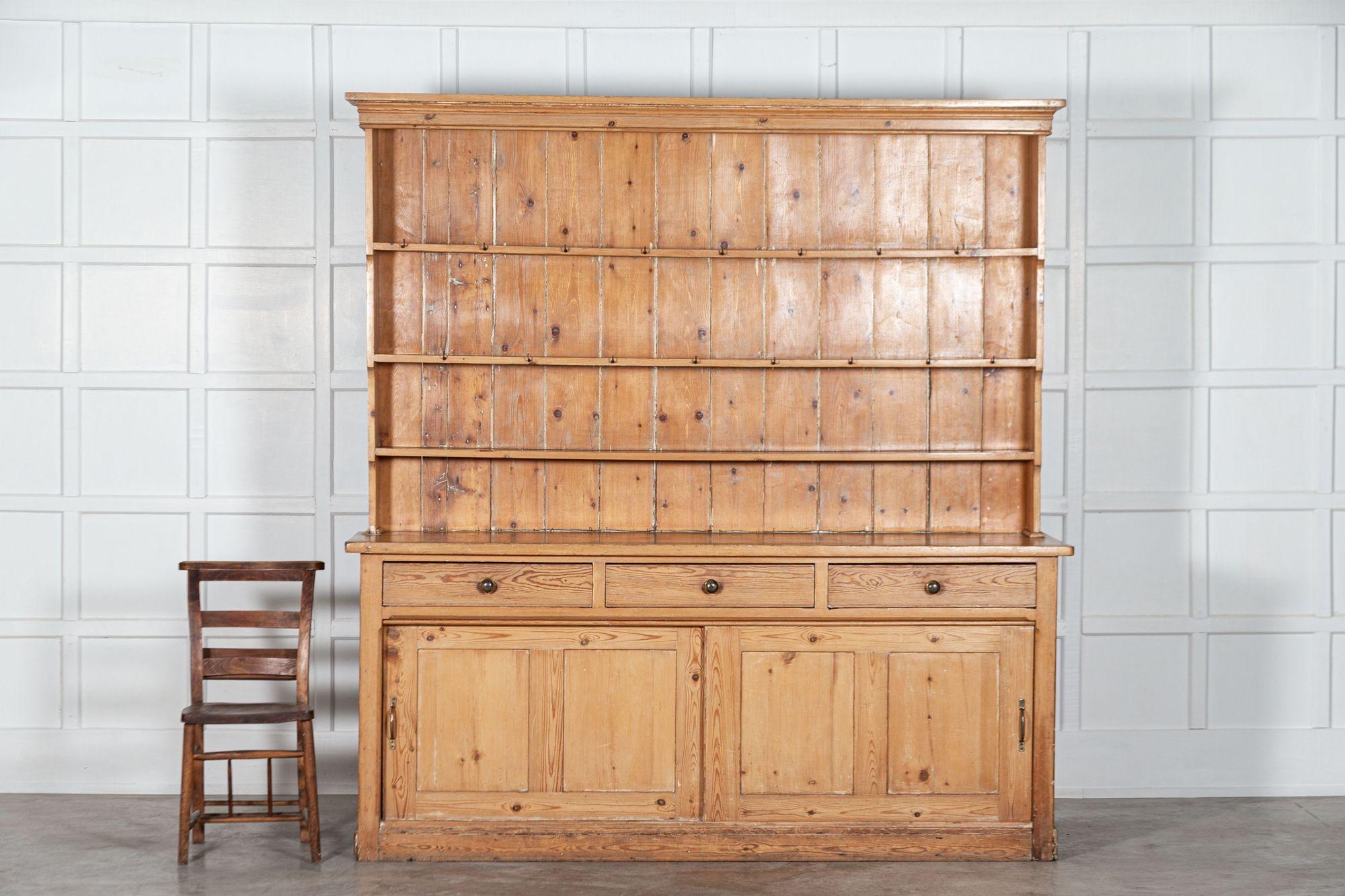 Large 19th Century English Pine Waterfall Dresser In Good Condition In Staffordshire, GB