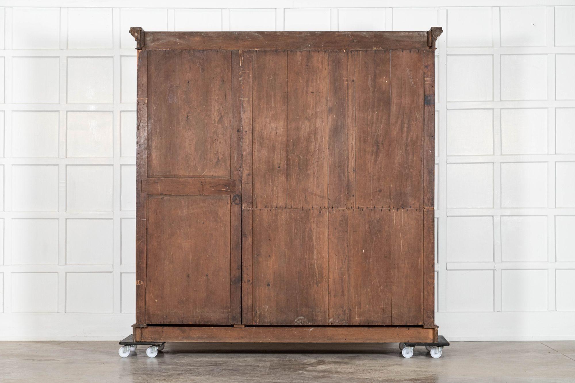 Large 19thC English Satin Birch Compactum Wardrobe en venta 10