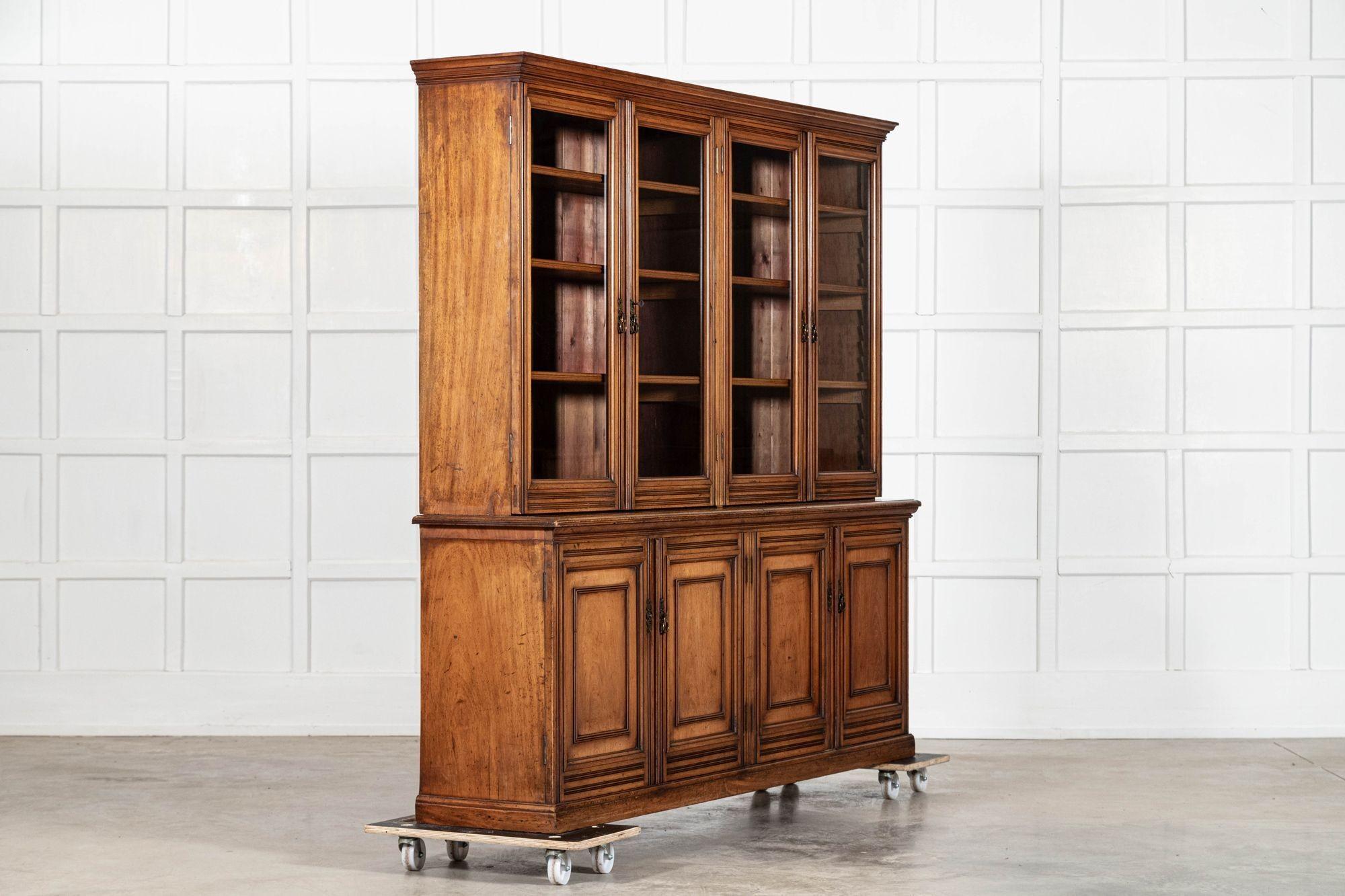 Large 19thC English Walnut Glazed Bookcase In Good Condition For Sale In Staffordshire, GB