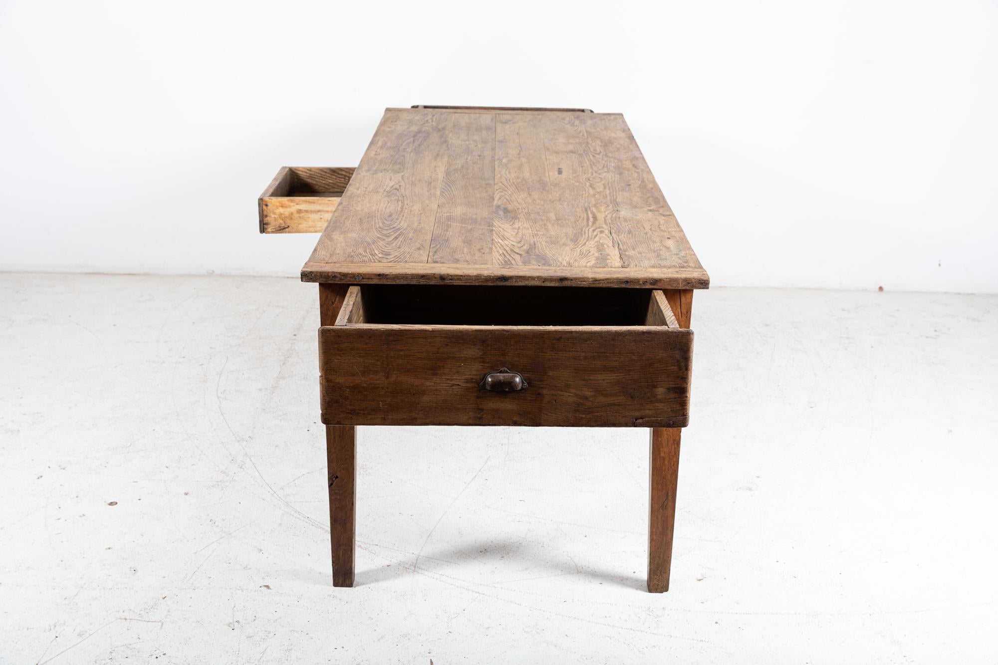 Grande table de réfectoire en orme français du 19e siècle en vente 12