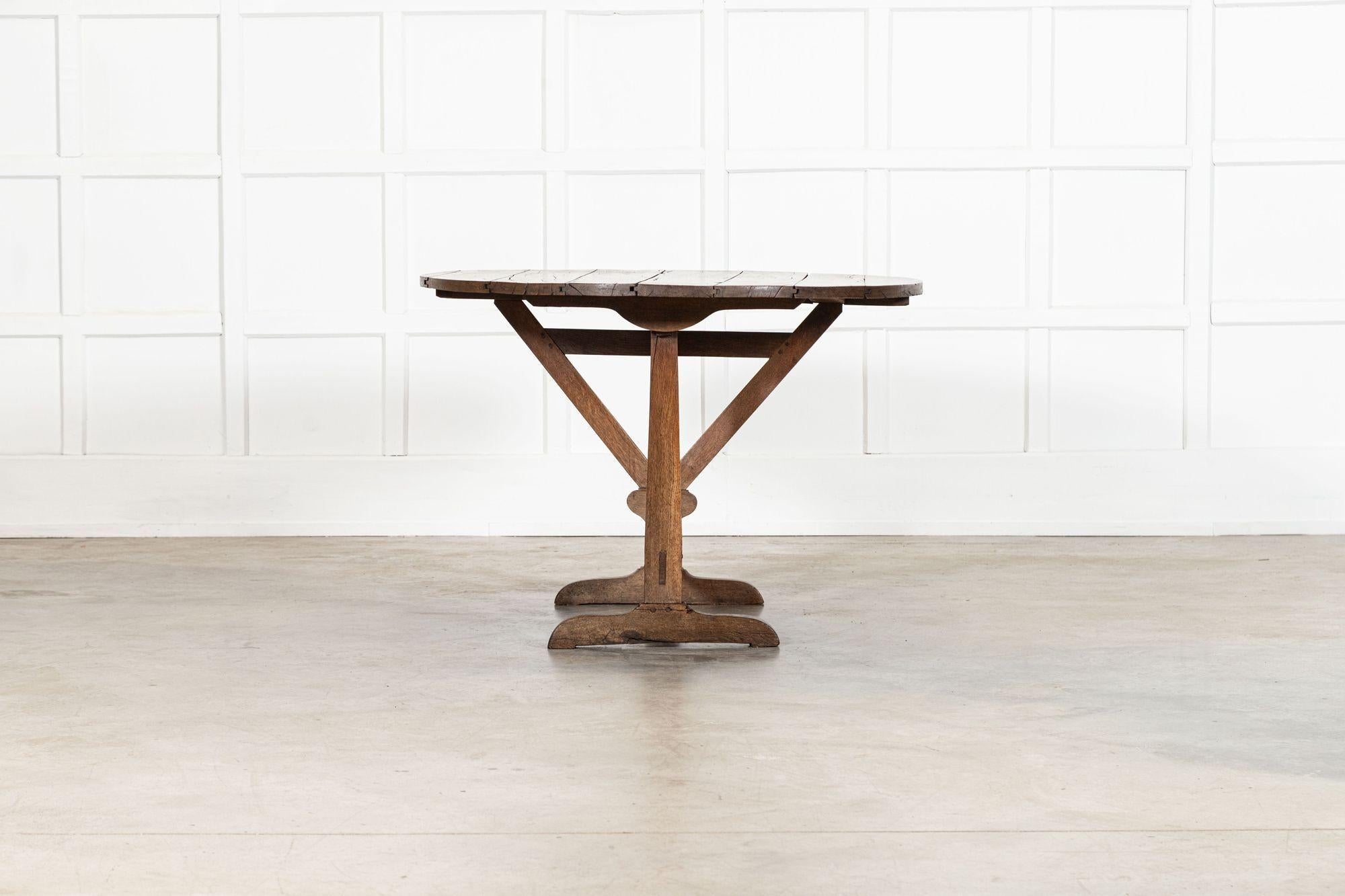 Grande tavolo Vendange in Oak francese del XIX secolo in vendita 7