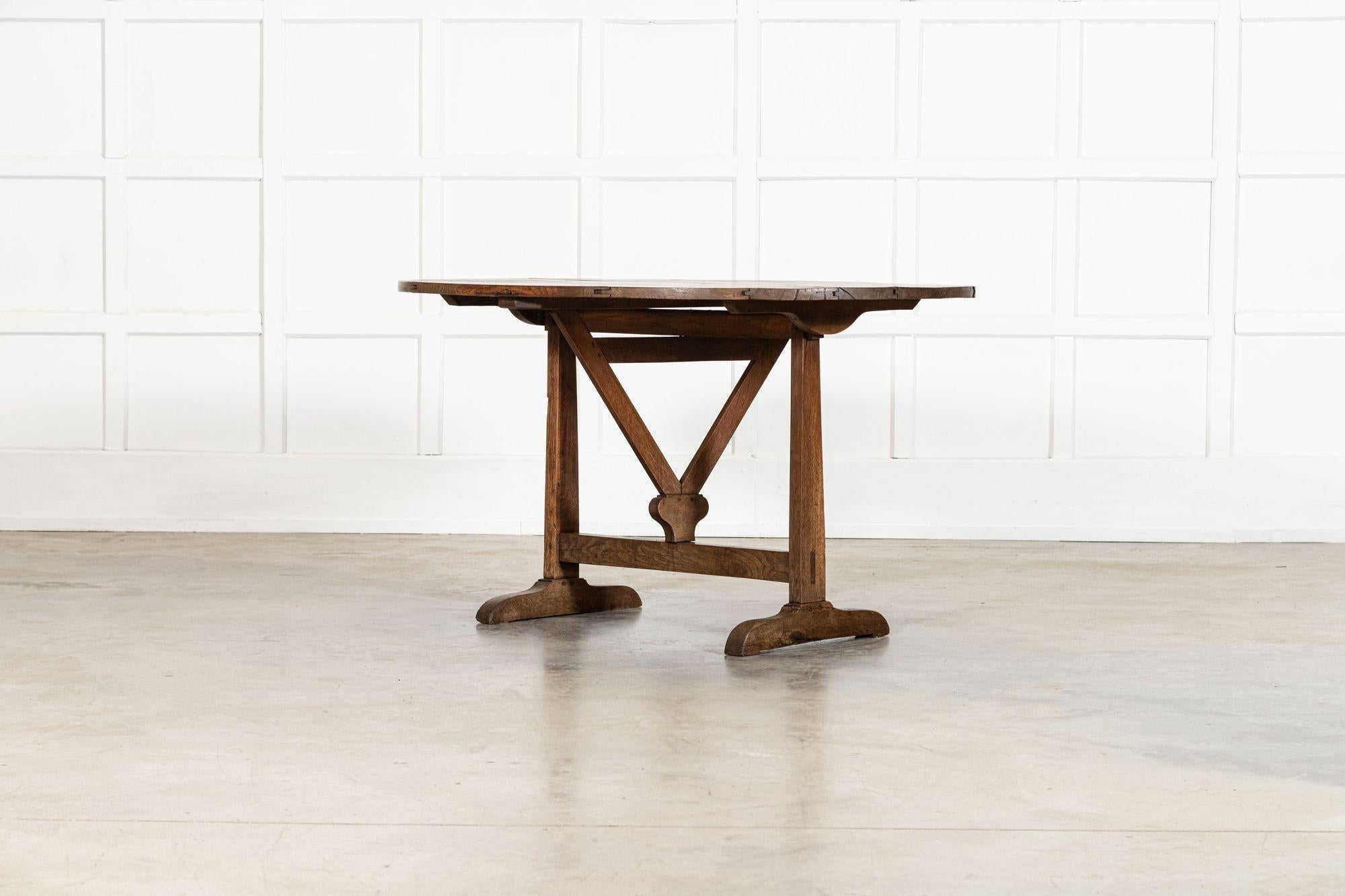 Grande tavolo Vendange in Oak francese del XIX secolo in vendita 8