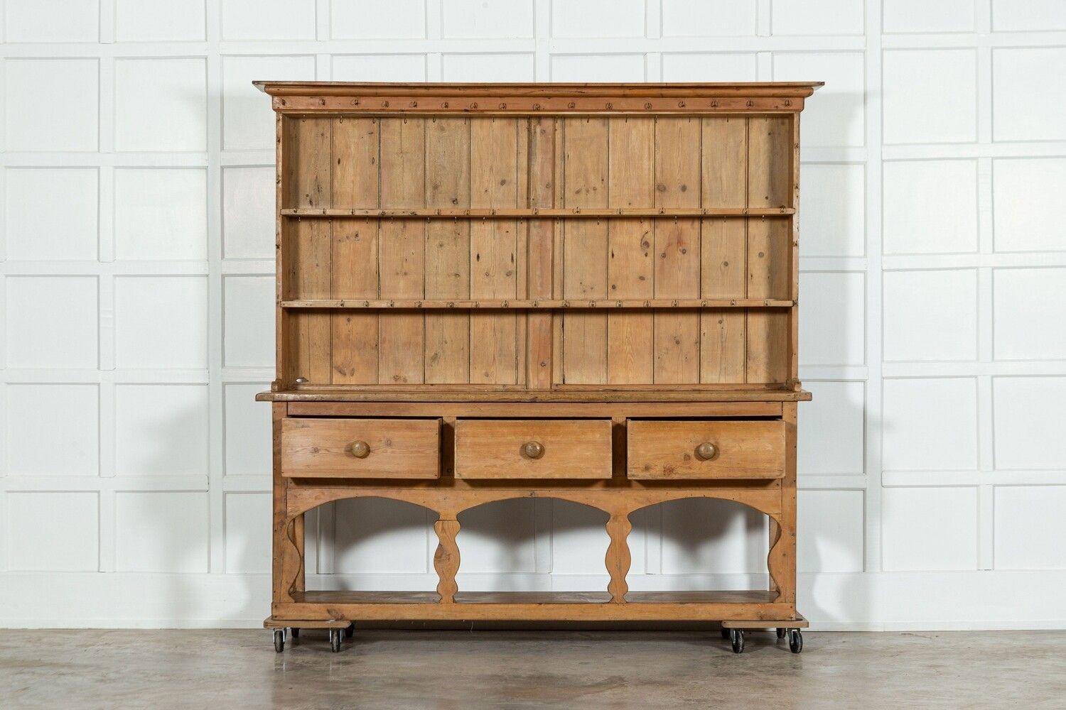 Large 19thC Irish Pine Potboard Dresser For Sale 6