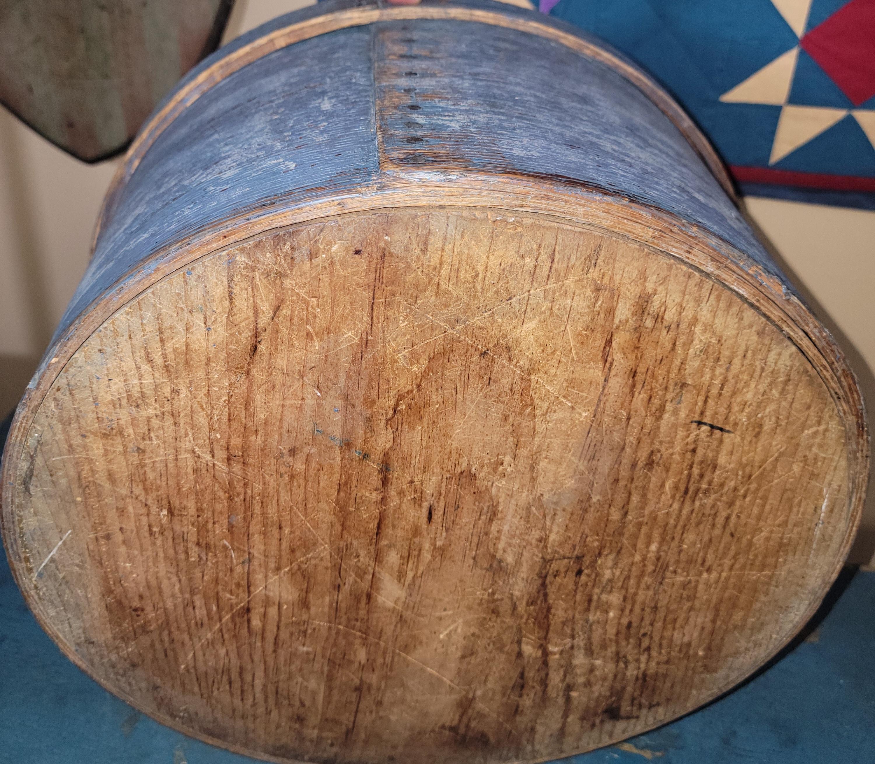 Große Original pulverblaue Käsekasten/Einrichtung aus Neuengland, 19. Jahrhundert, Original (Adirondack) im Angebot