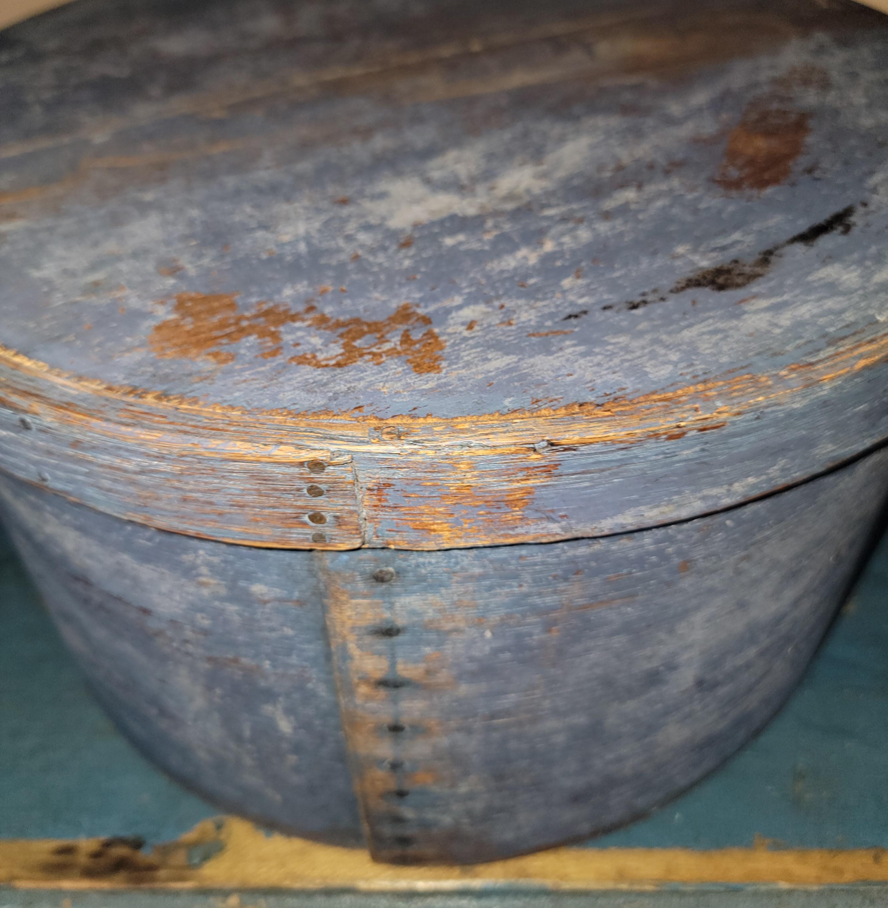 Große Original pulverblaue Käsekasten/Einrichtung aus Neuengland, 19. Jahrhundert, Original (Handgefertigt) im Angebot