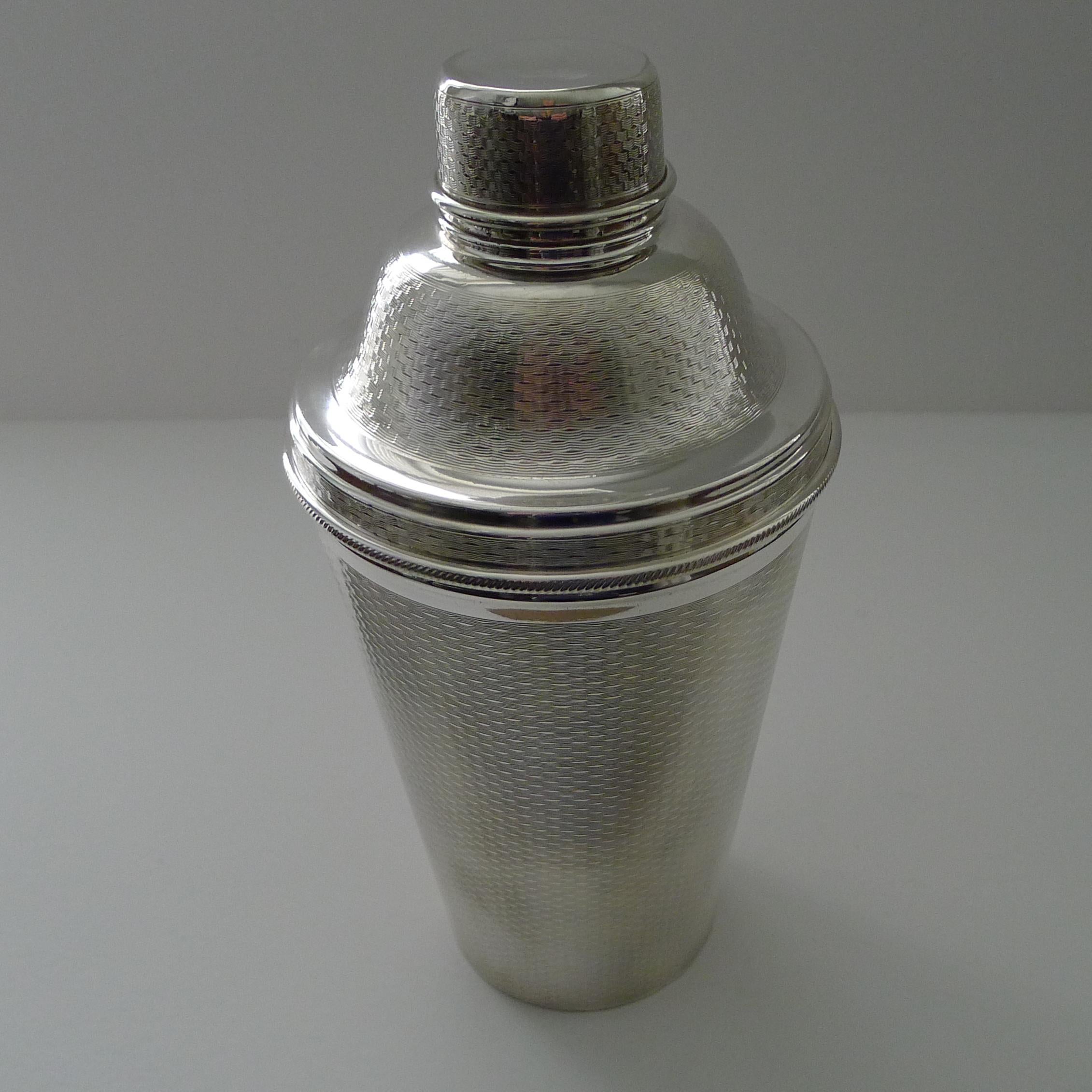 Mid-20th Century Large 2 1/4 Pint English Art Deco Silver Plated Cocktail Shaker, Engine Turned For Sale