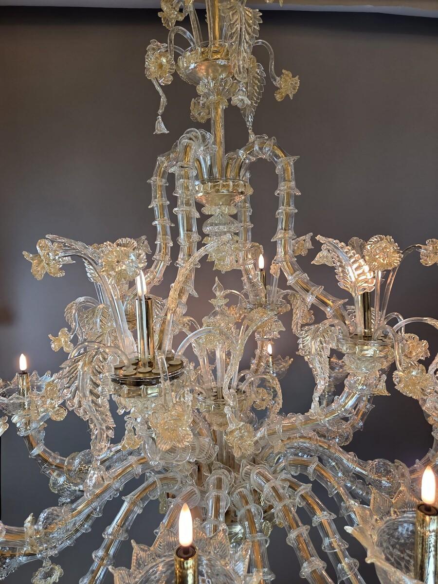 Grande lampadario a 20 luci in vetro di Murano, XX secolo In condizioni buone in vendita a Brussels, BE