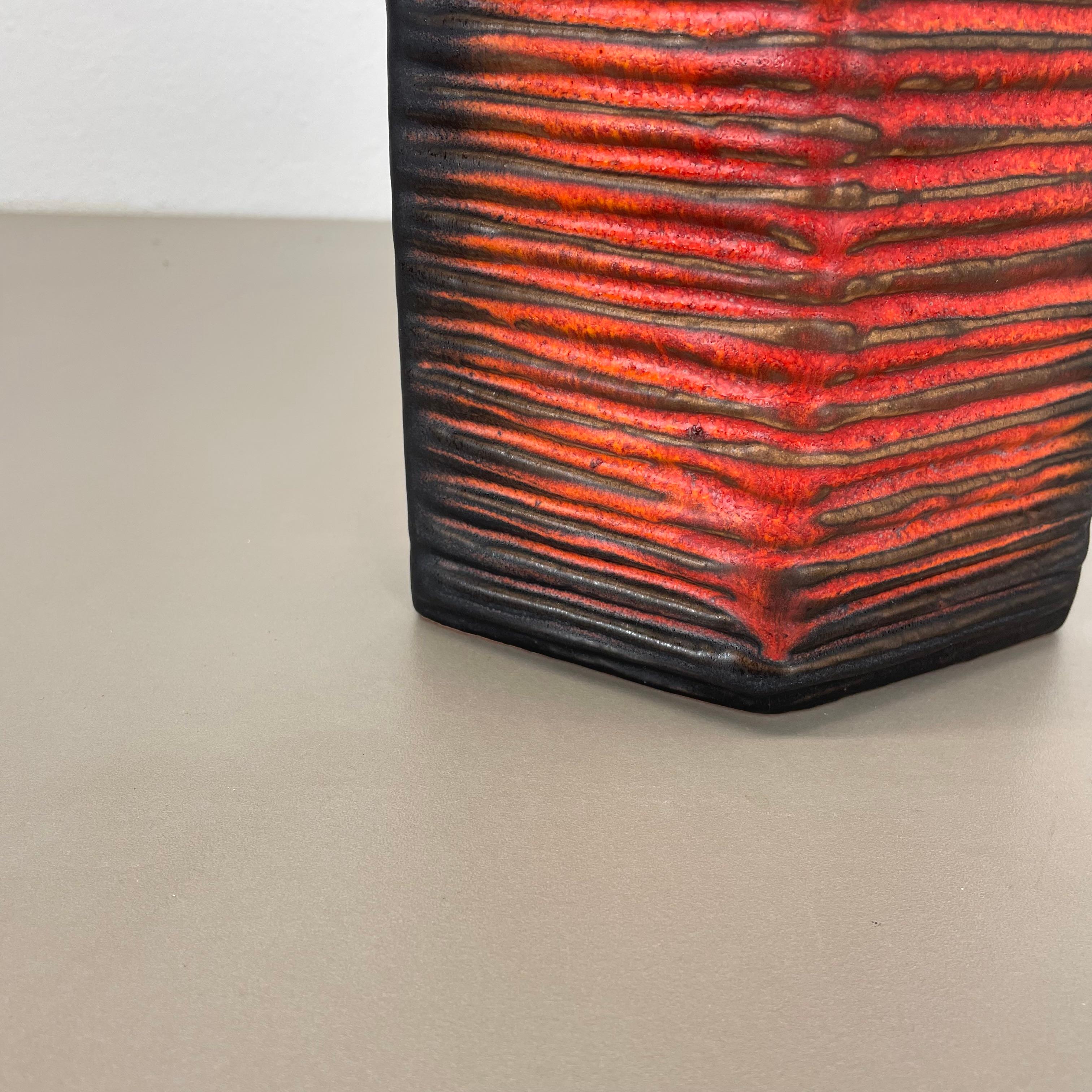Große brutalistische 20cm Keramikvase FAT LAVA Carstens Tönnieshof, Deutschland, 1970er Jahre im Angebot 4