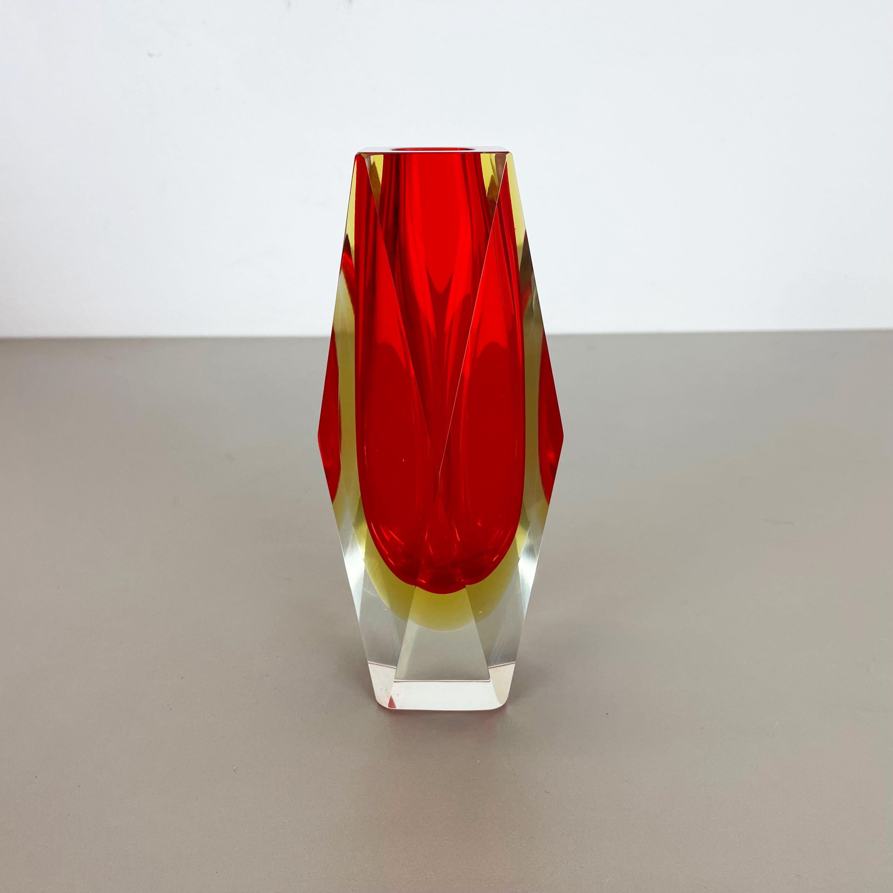 Large Red Murano Glass Sommerso Vase by Flavio Poli Attributed, Italy 1970s In Good Condition For Sale In Kirchlengern, DE