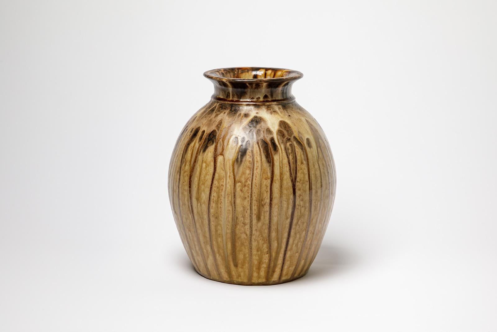 Joseph Talbot

Realised in La Borne circa 1940

Large stoneware ceramic vase 

Original perfect condition

Signed under the base

Height 28 cm
Large 20 cm