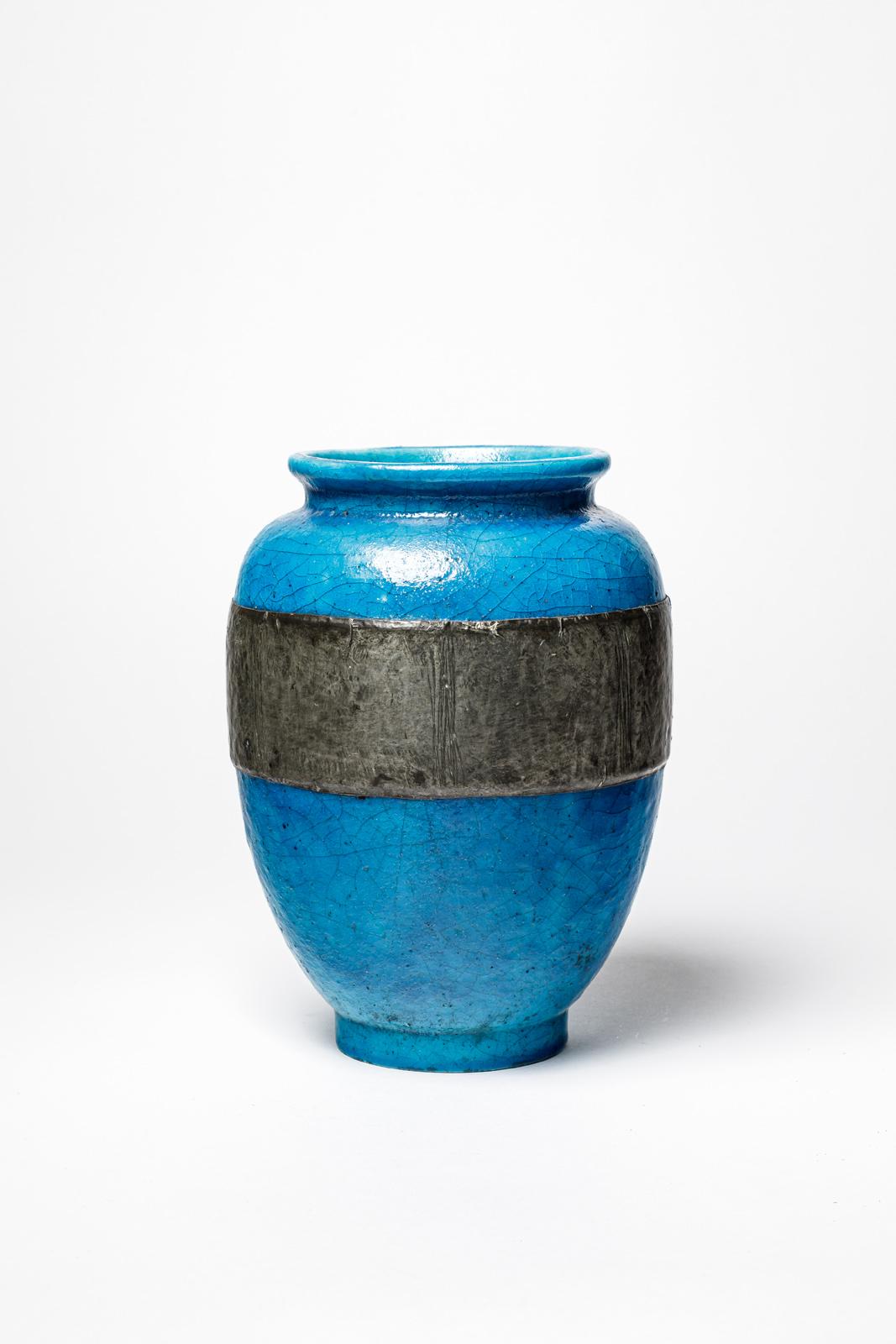 Große blaue Art-Déco-Vase aus Keramik und Metall von Lachenal aus dem 20. Jahrhundert, 28 cm 1930 (Art déco) im Angebot